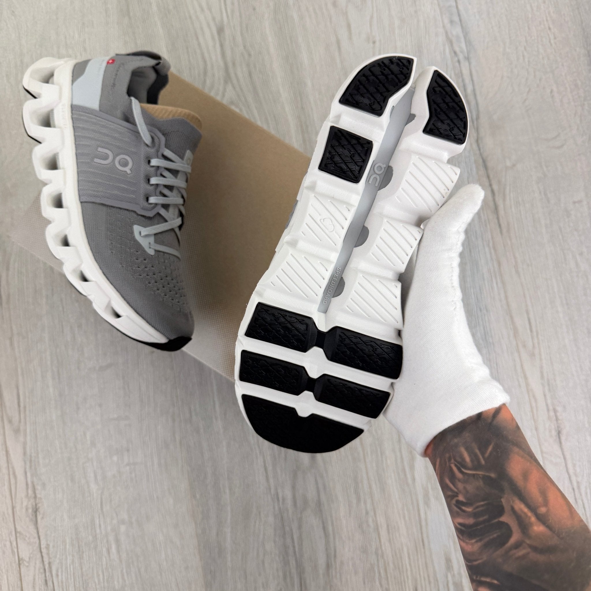 On Running Cloudswift 4 Grey Trainers - Morely TrendsOn Running Type here:)