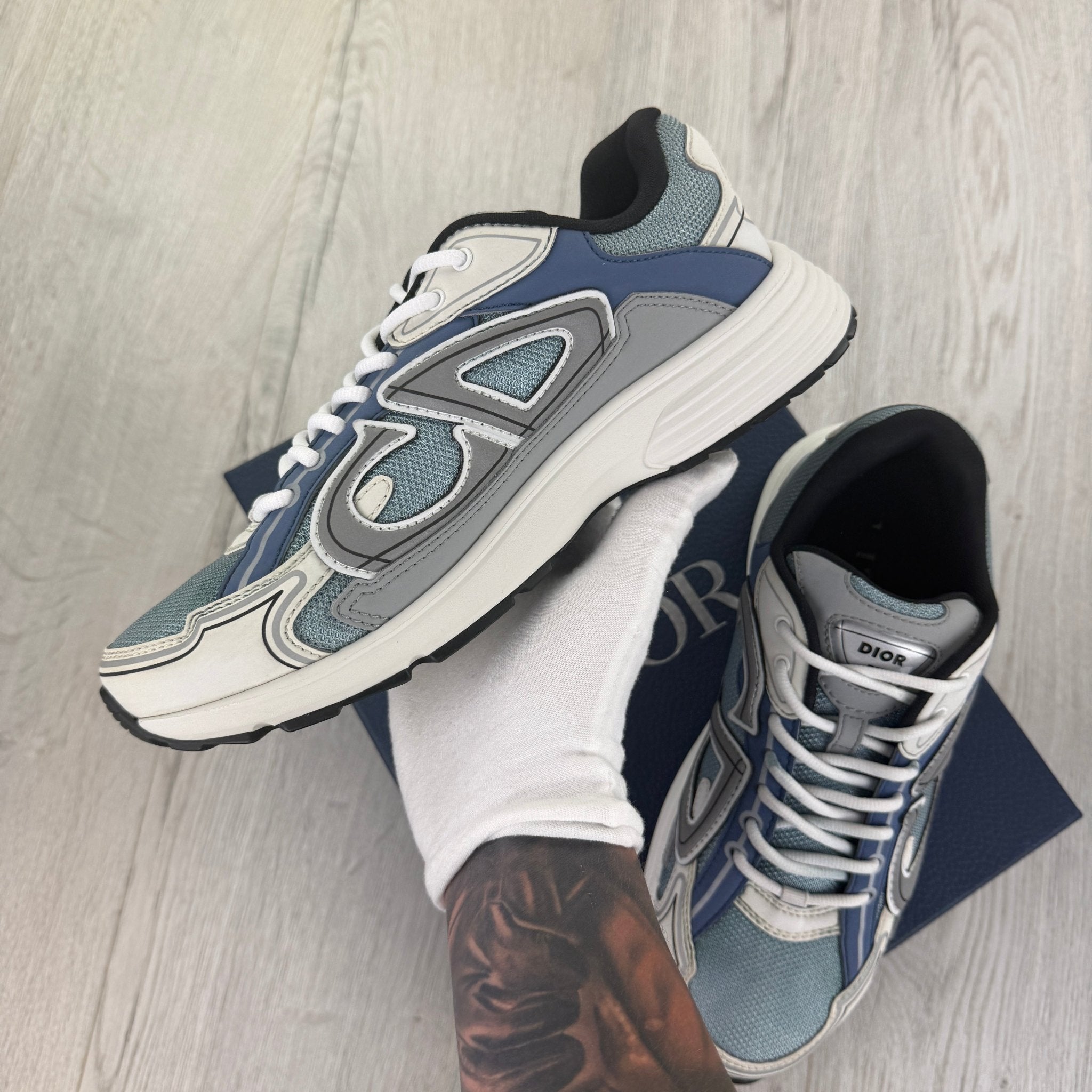 Dior B30 Men’s Baby Blue & White Trainers - 44 (Fit Uk 10) - Morely TrendsDior Type here:)