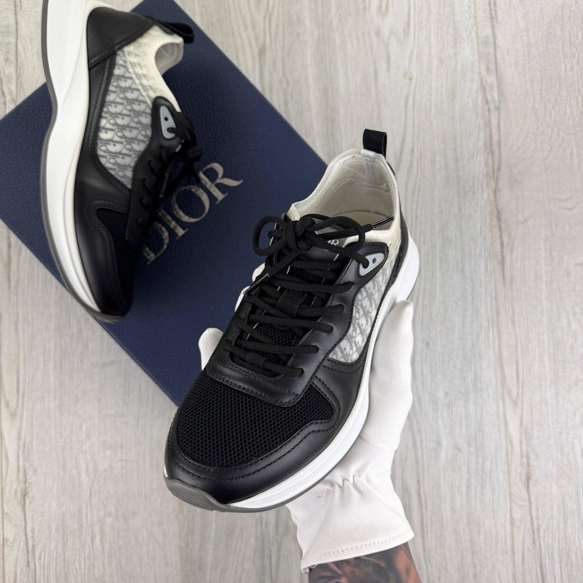 Dior B25 Men’s Black & White Trainers - 40 (Fit Uk 6.5) - Morely TrendsDior Type here:)