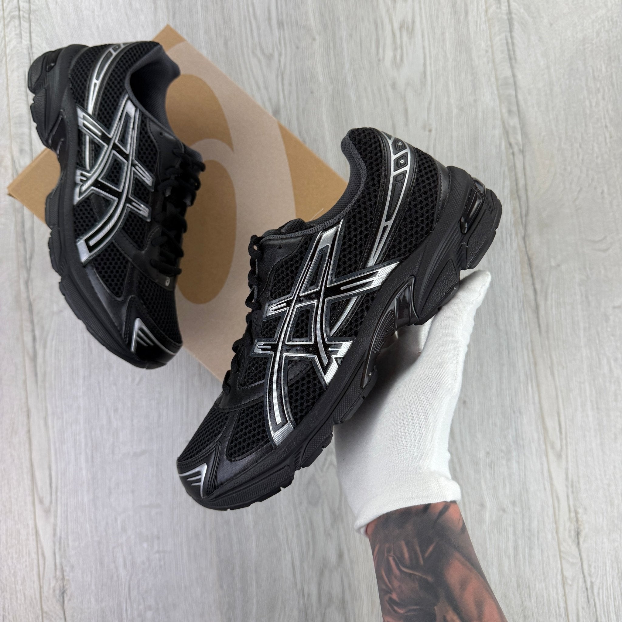 Asics Men’s Black/Pure Silver Trainers - Morely TrendsAsics Type here:)