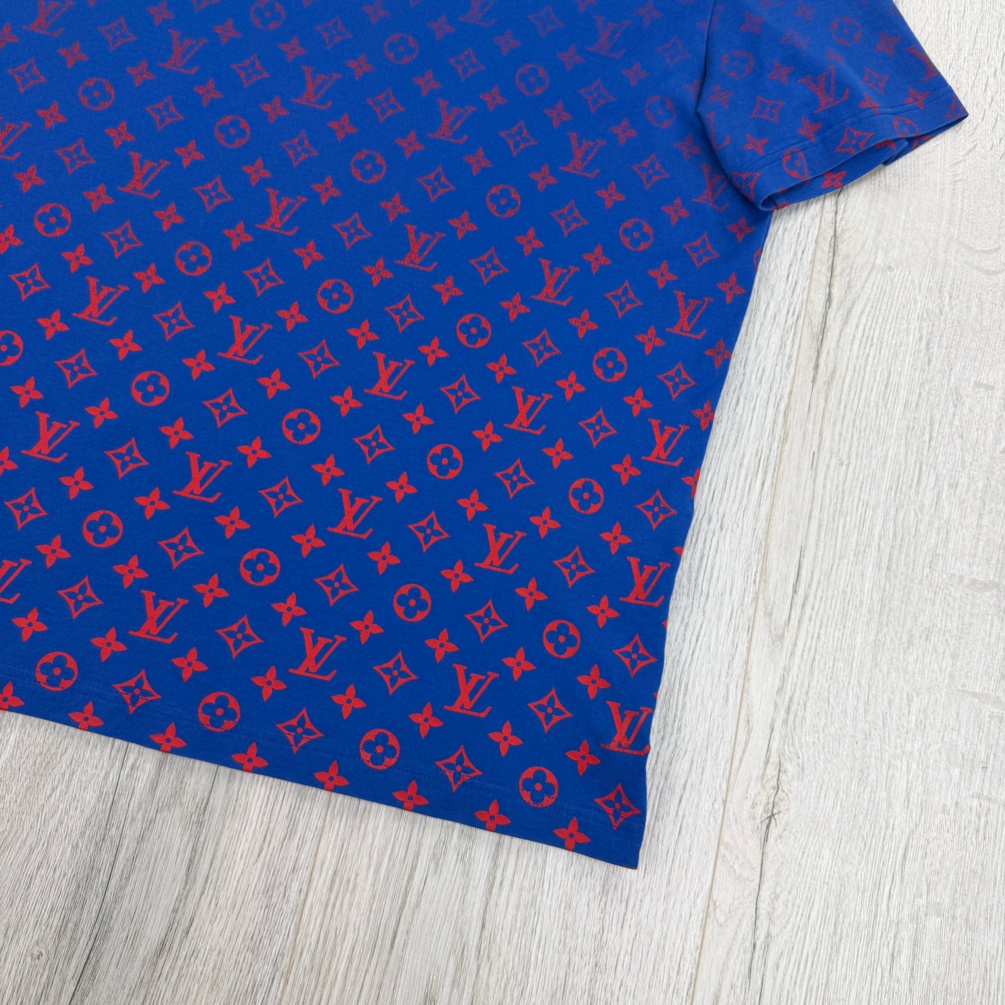 Louis Vuitton Men’s Blue & Red Gradient T-shirt - Small - Morely TrendsLouis Vuitton Type here:)