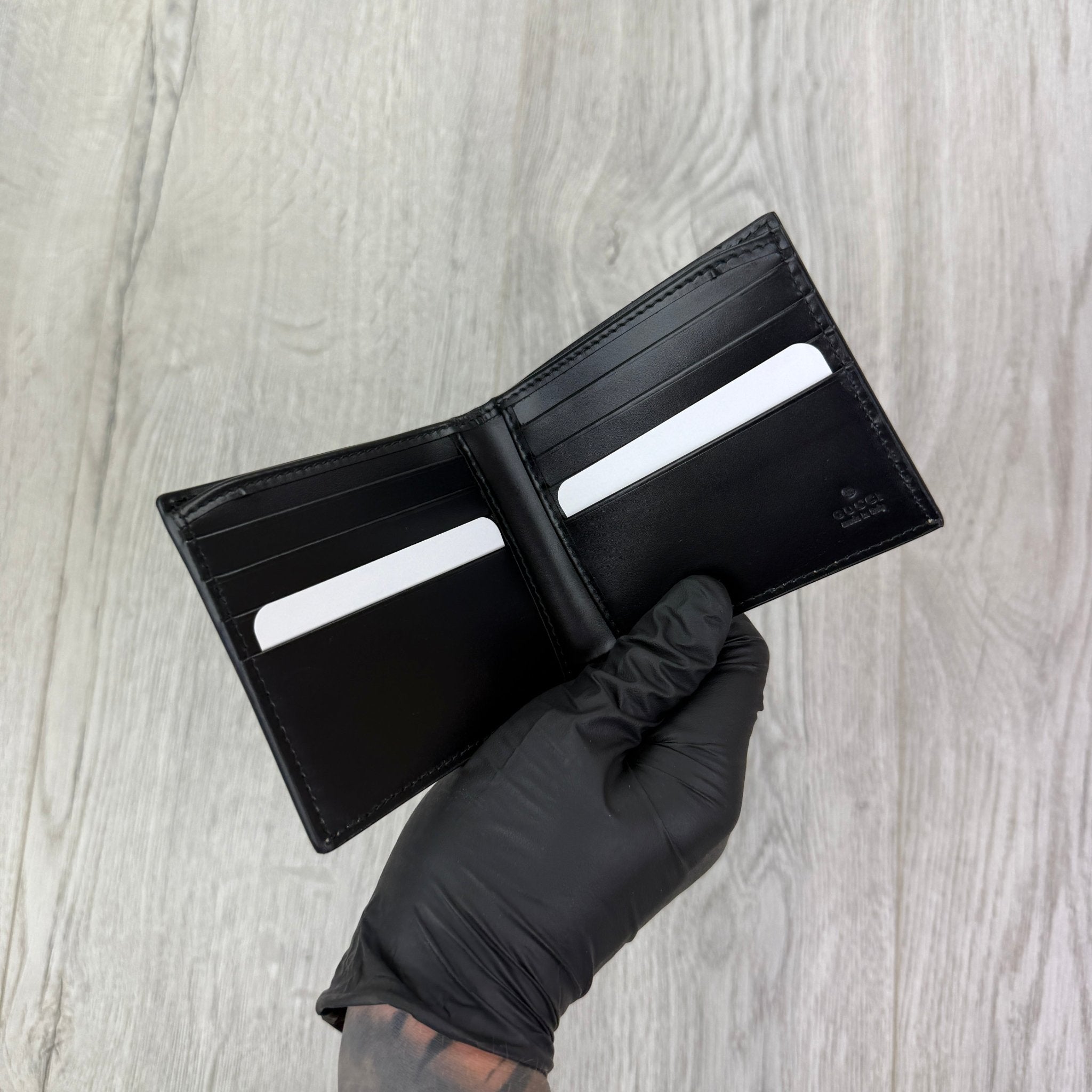 Gucci Men’s GG Supreme Kingsnake Wallet - Morely TrendsGucci Type here:)