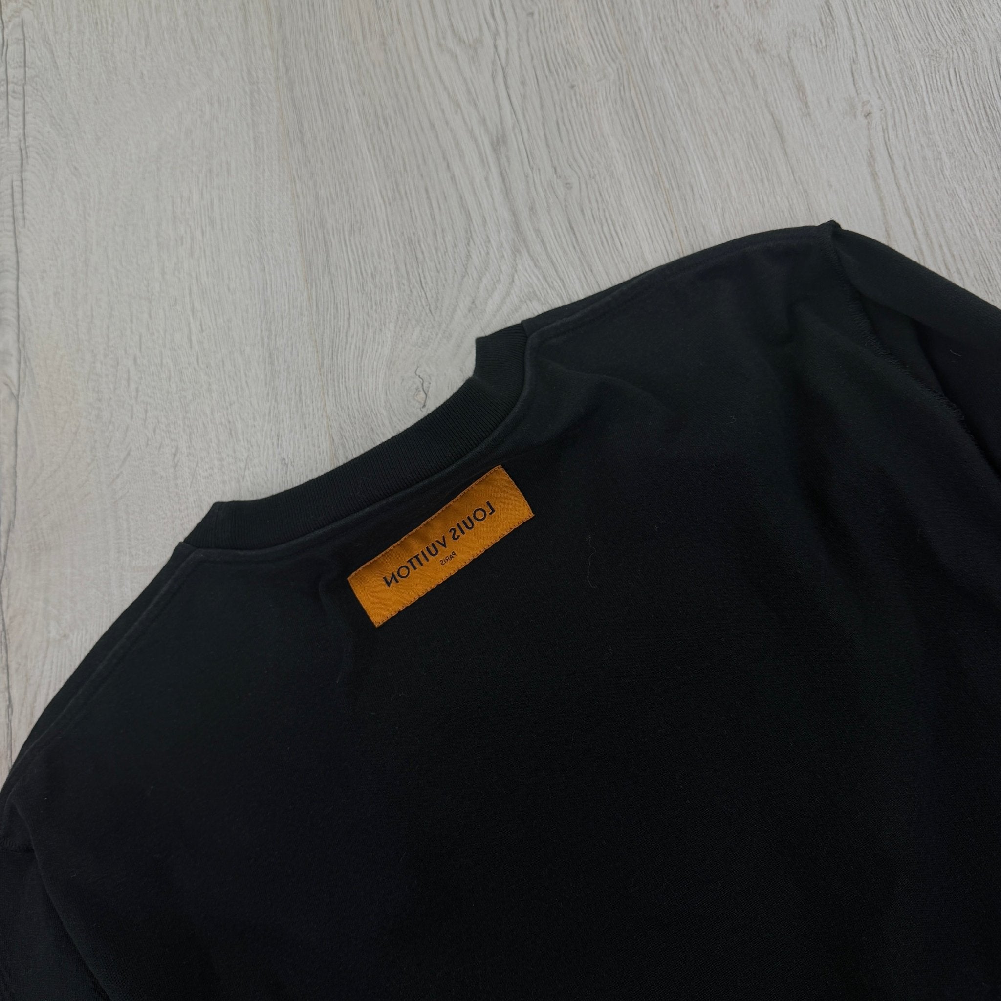 Louis Vuitton Men’s LV Spread Embroidery Black T-Shirt - XL - Morely TrendsLouis Vuitton Type here:)