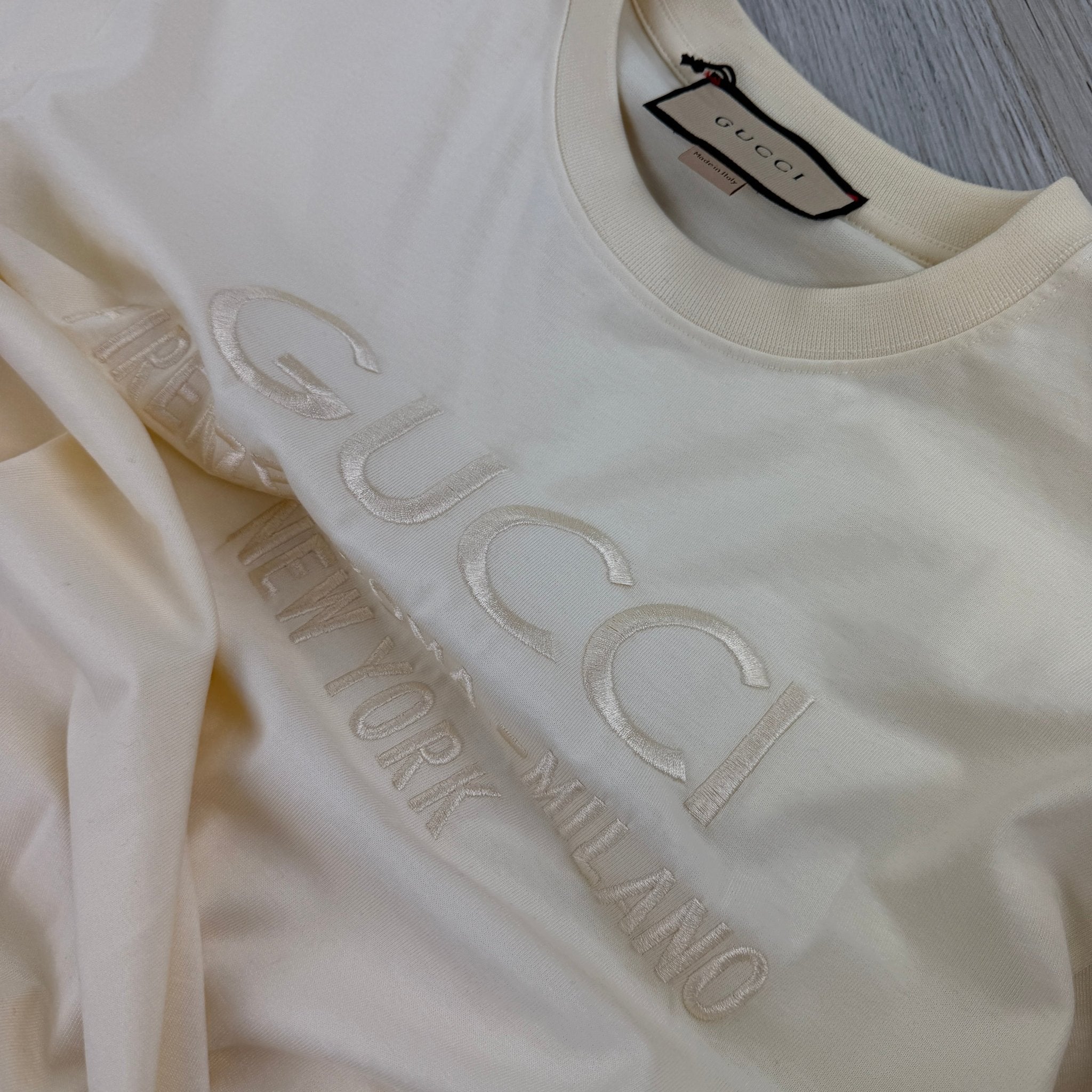 Gucci Men’s Beige T-shirt - Medium - Morely TrendsGucci Type here:)