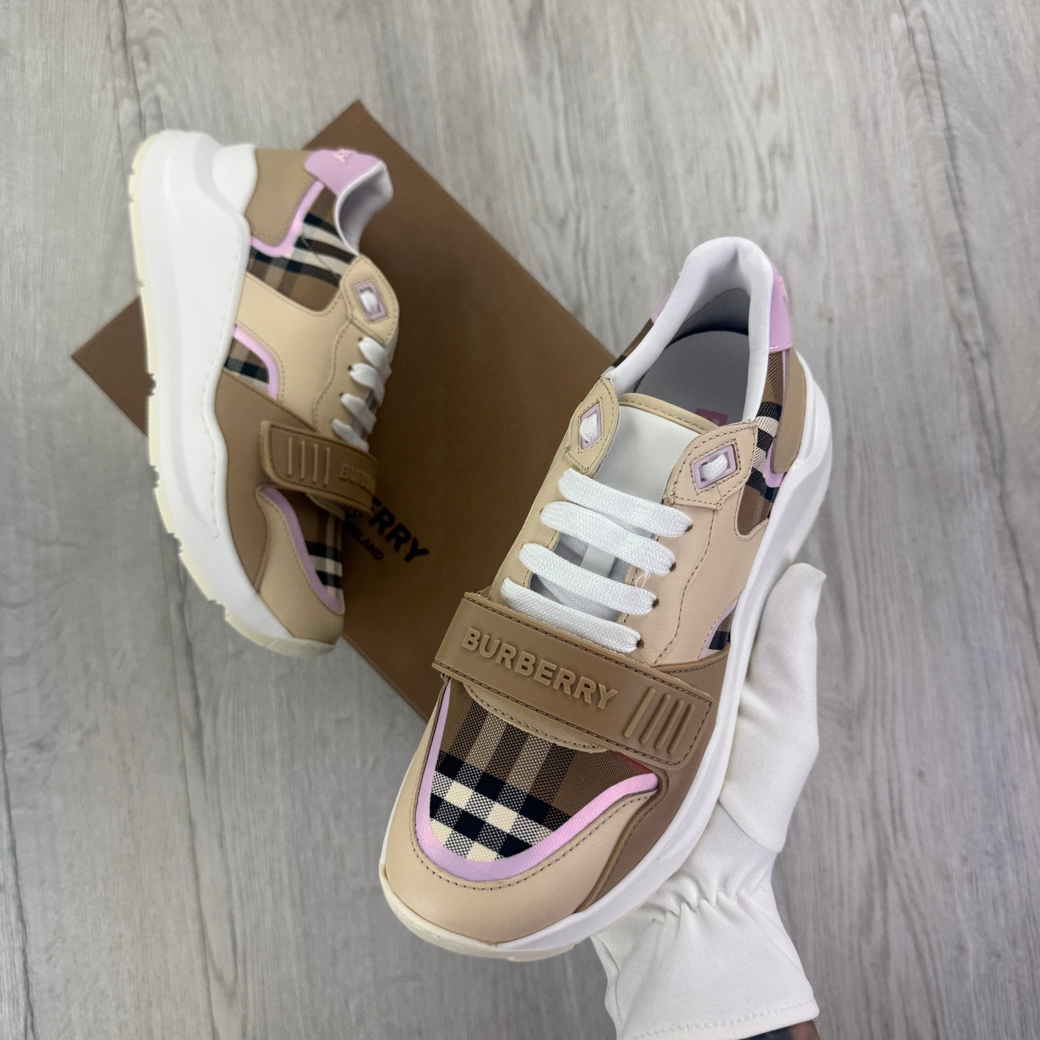 Burberry Women’s Ramsey Check Trainers - Morely TrendsBurberry Type here:)