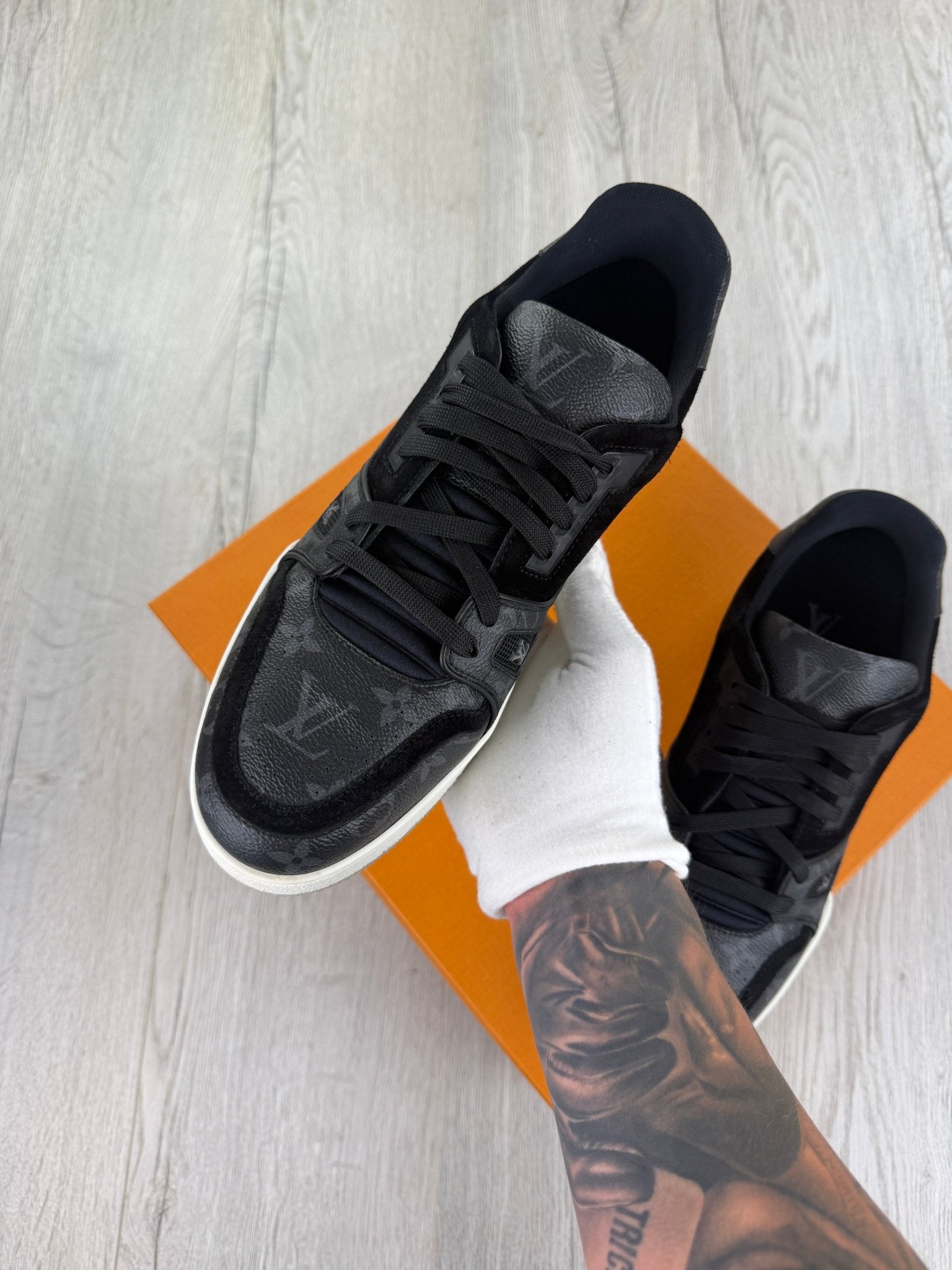 Louis Vuitton Men’s Black Low Trainers - Uk 9 (Fit 10) - Morely TrendsLouis Vuitton Type here:)