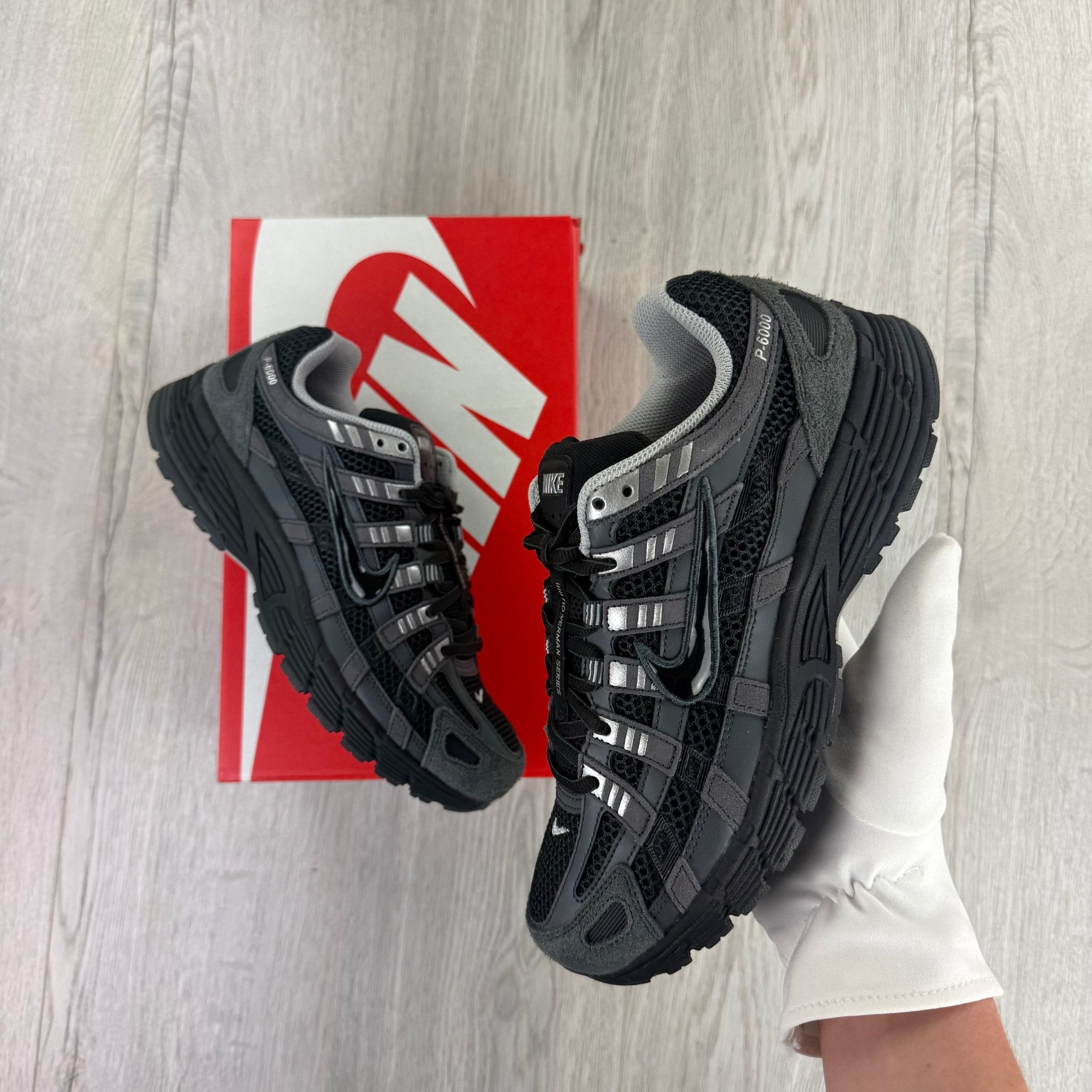 Nike P-6000 Men’s Anthracite Black/Chrome Trainers - Morely TrendsNike Type here:)