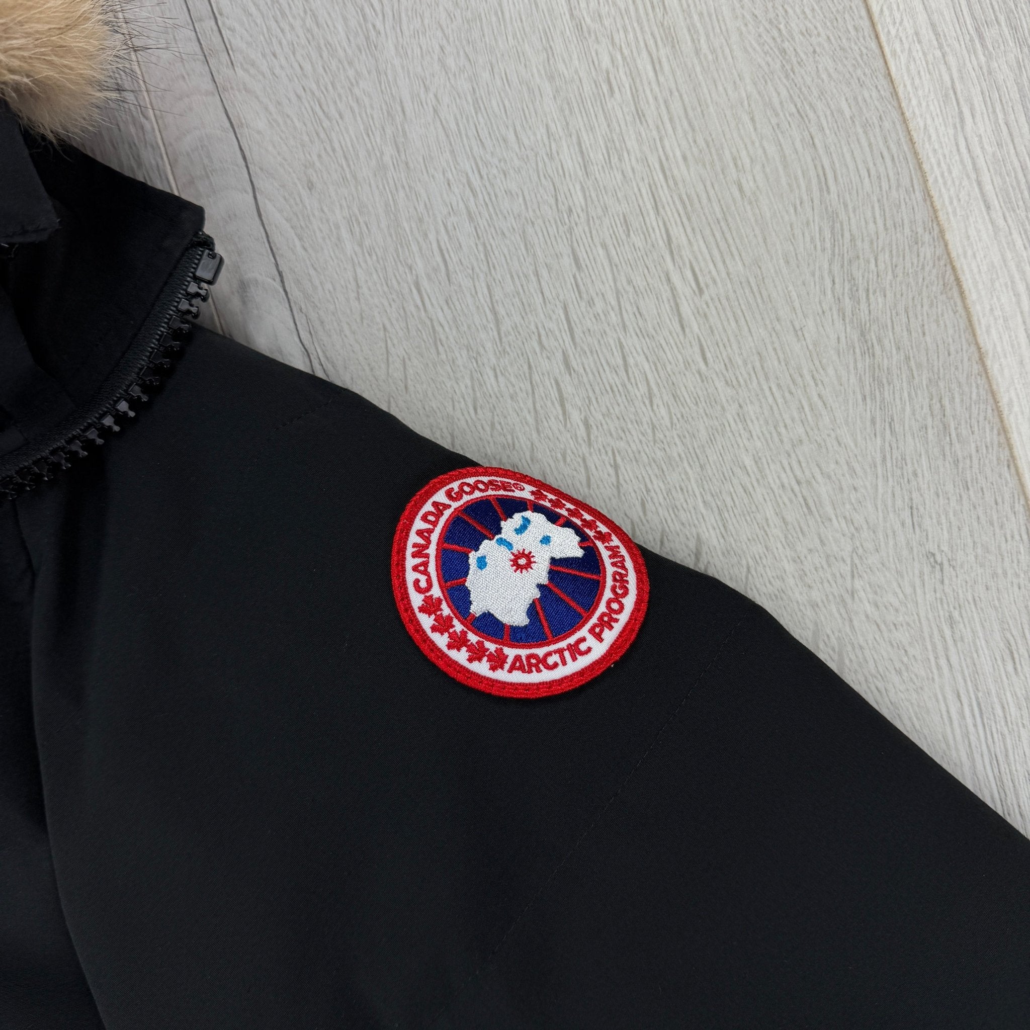 Canada Goose Men’s Black Carson Parka Jacket With Fur - Small Fusion - Morely TrendsCanada goose Type here:)