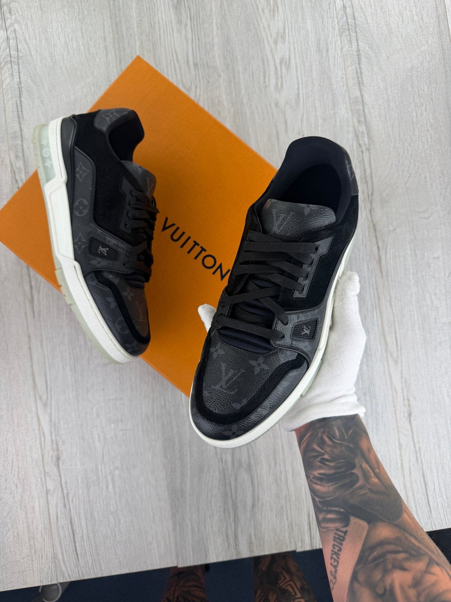 Louis Vuitton Men’s Black Low Trainers - Uk 9 (Fit 10) - Morely TrendsLouis Vuitton Type here:)