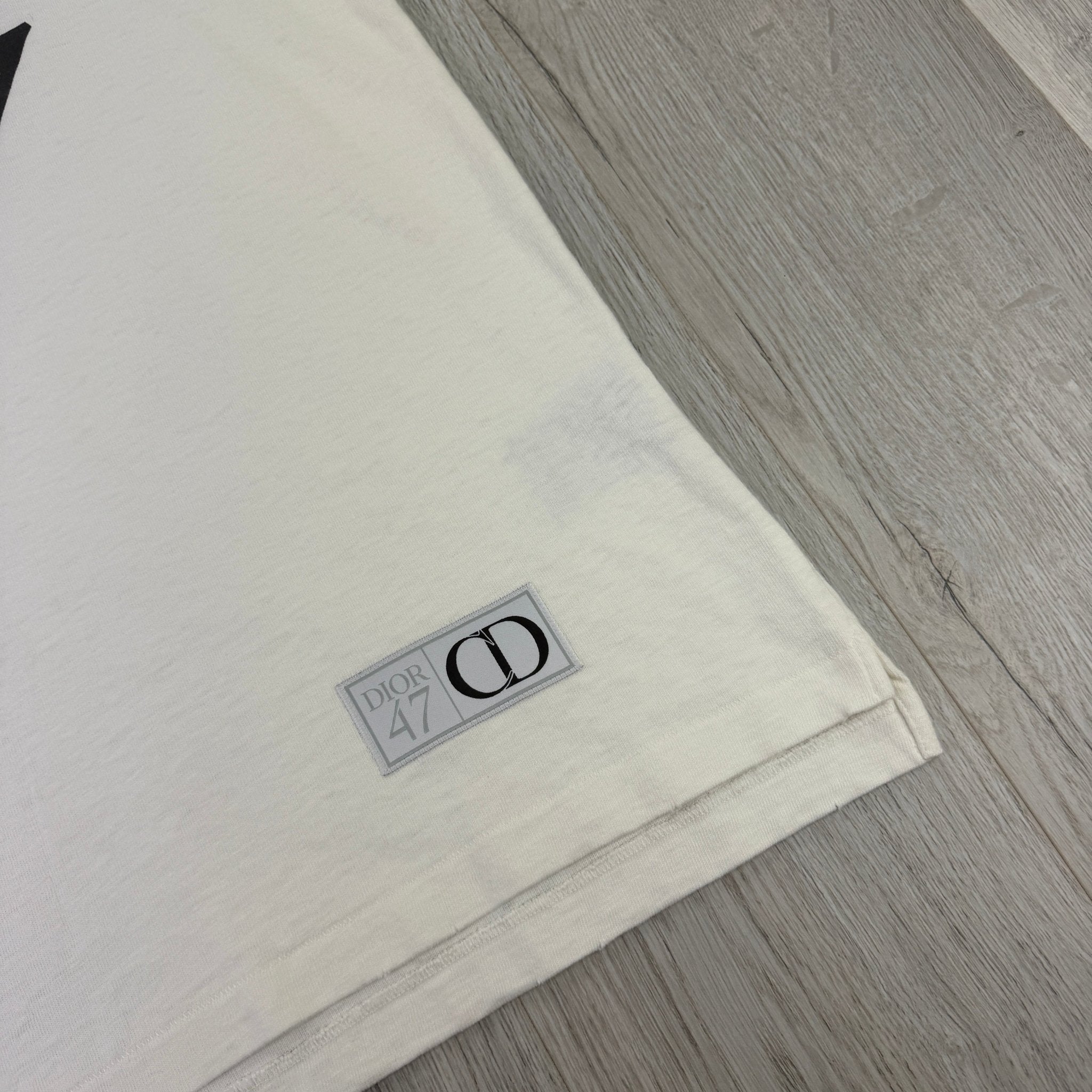 Christian Dior Men’s White T-shirt - XS Oversized - Morely TrendsDior Type here:)