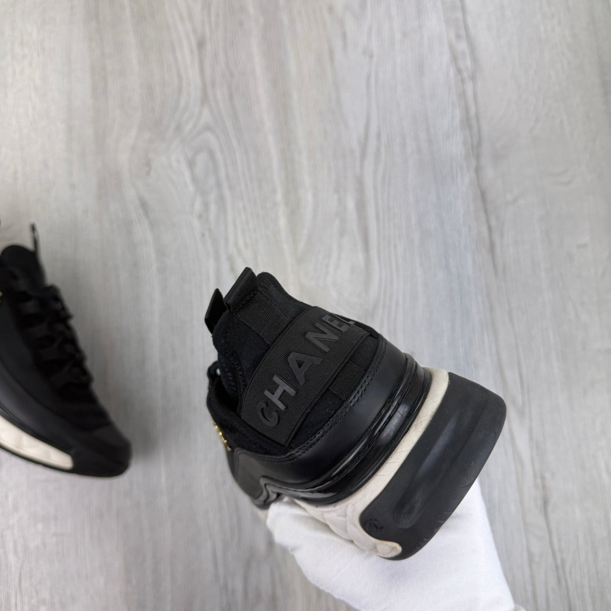 Chanel Men’s Black CC Runners - Uk 7 - Morely TrendsChanel Type here:)