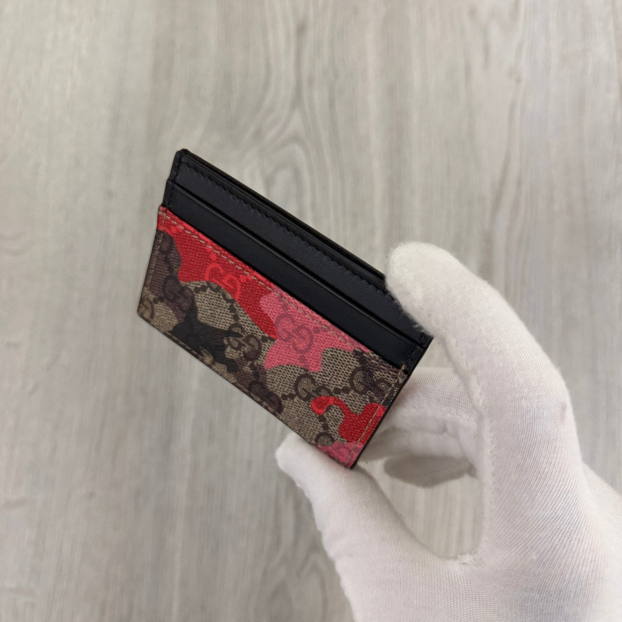 Gucci GG Pink/Red Camo Canvas Card Holder - Morely TrendsGucci Type here:)
