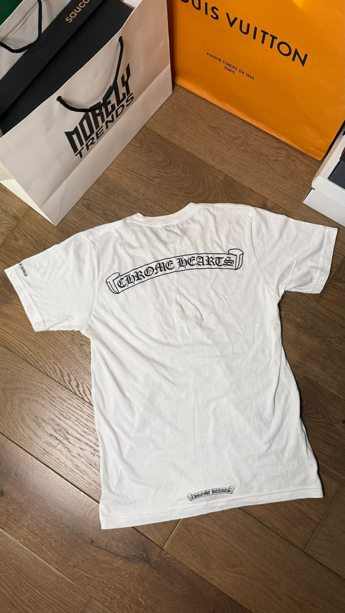Chrome script tee size small - Morely TrendsMorely Trends Type here:)