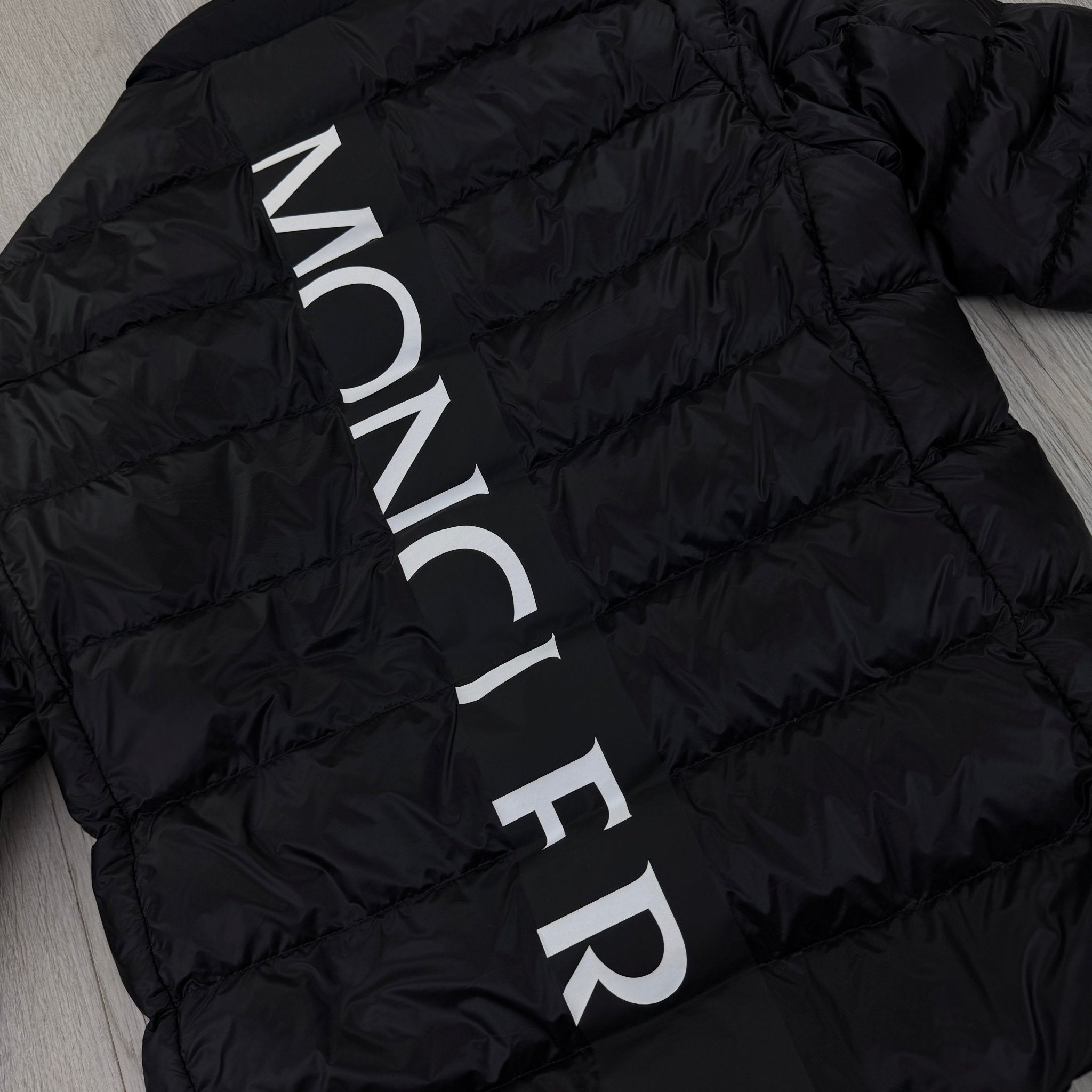 Moncler Men’s Black Zip-up Peyre Down Jacket - Size 4 - Morely TrendsMoncler Type here:)