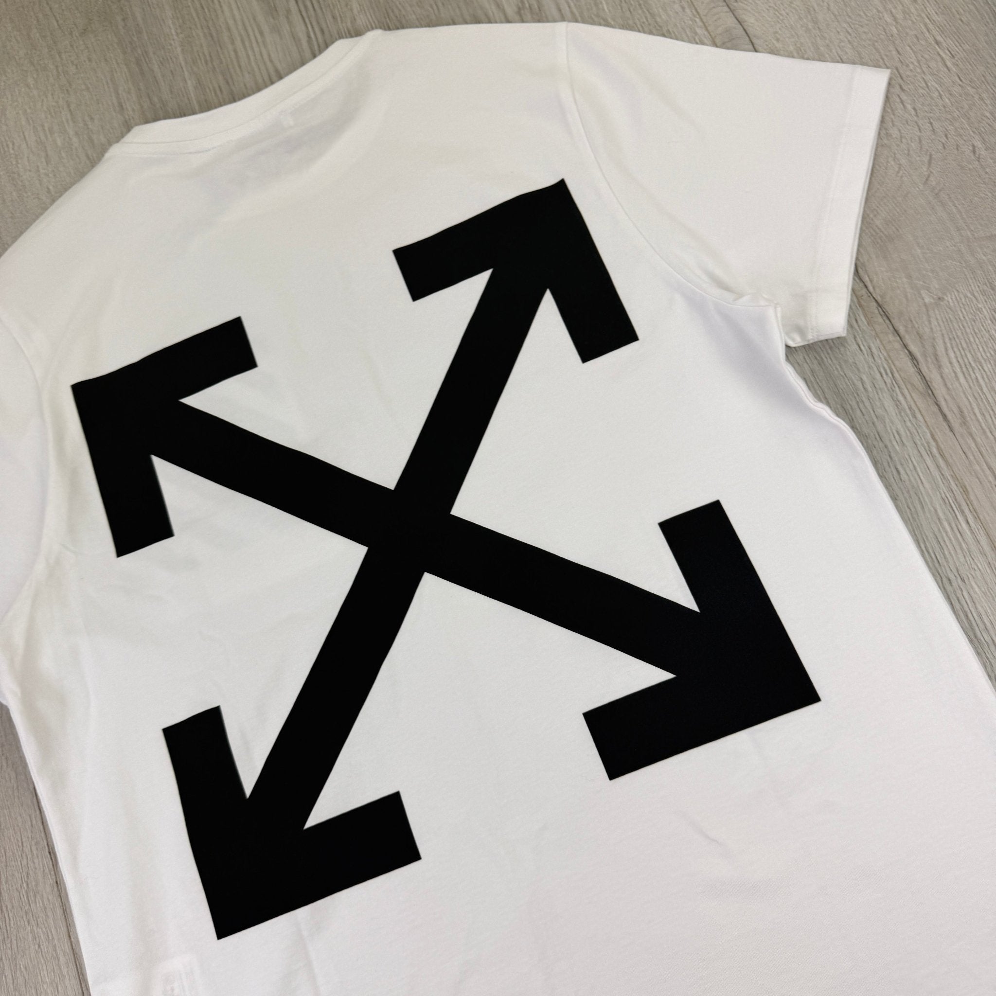 Off White Men’s White T-shirt - Medium - Morely TrendsOff white Type here:)