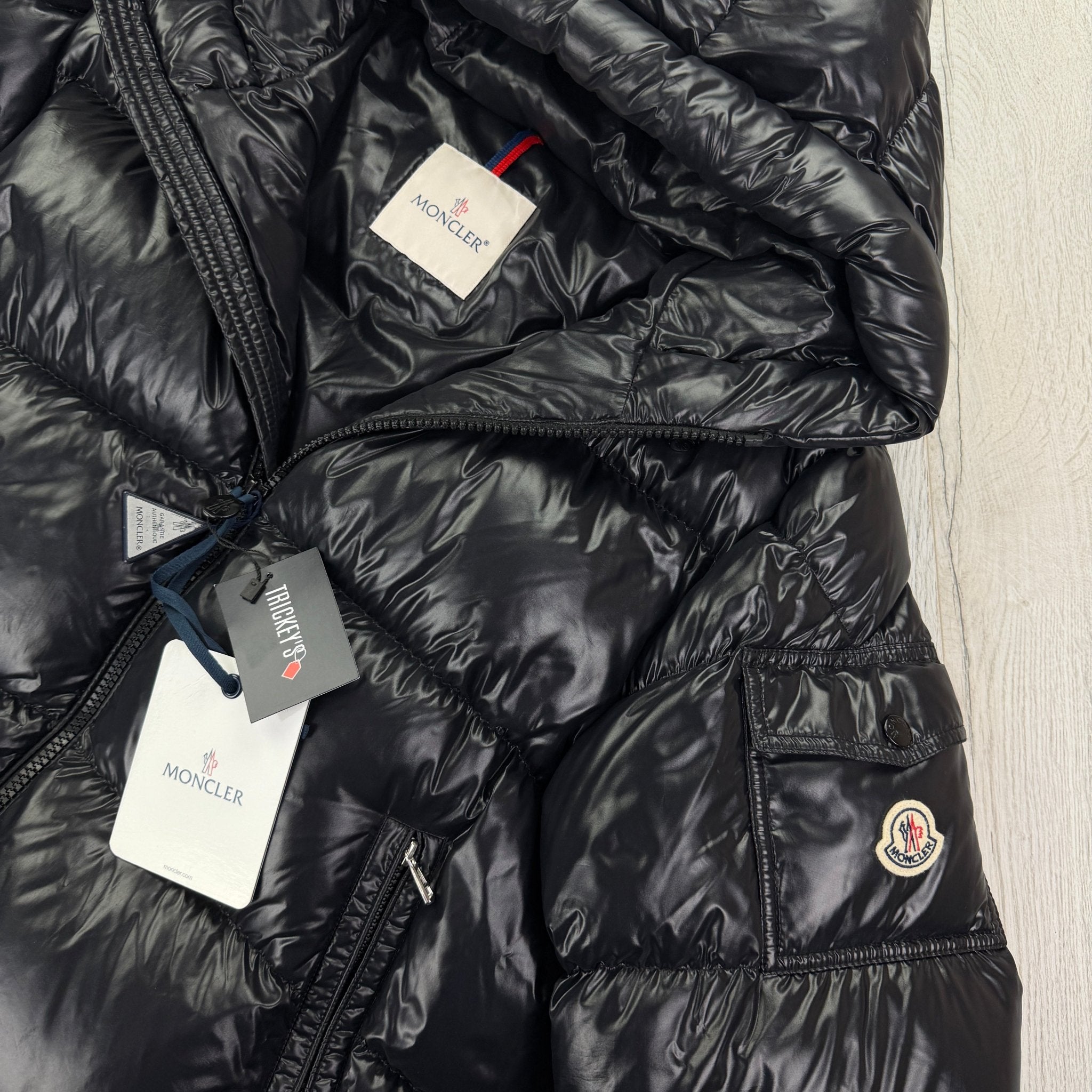 Moncler Men’s Black Ecrins Jacket - Size 5 - Morely TrendsMoncler Type here:)