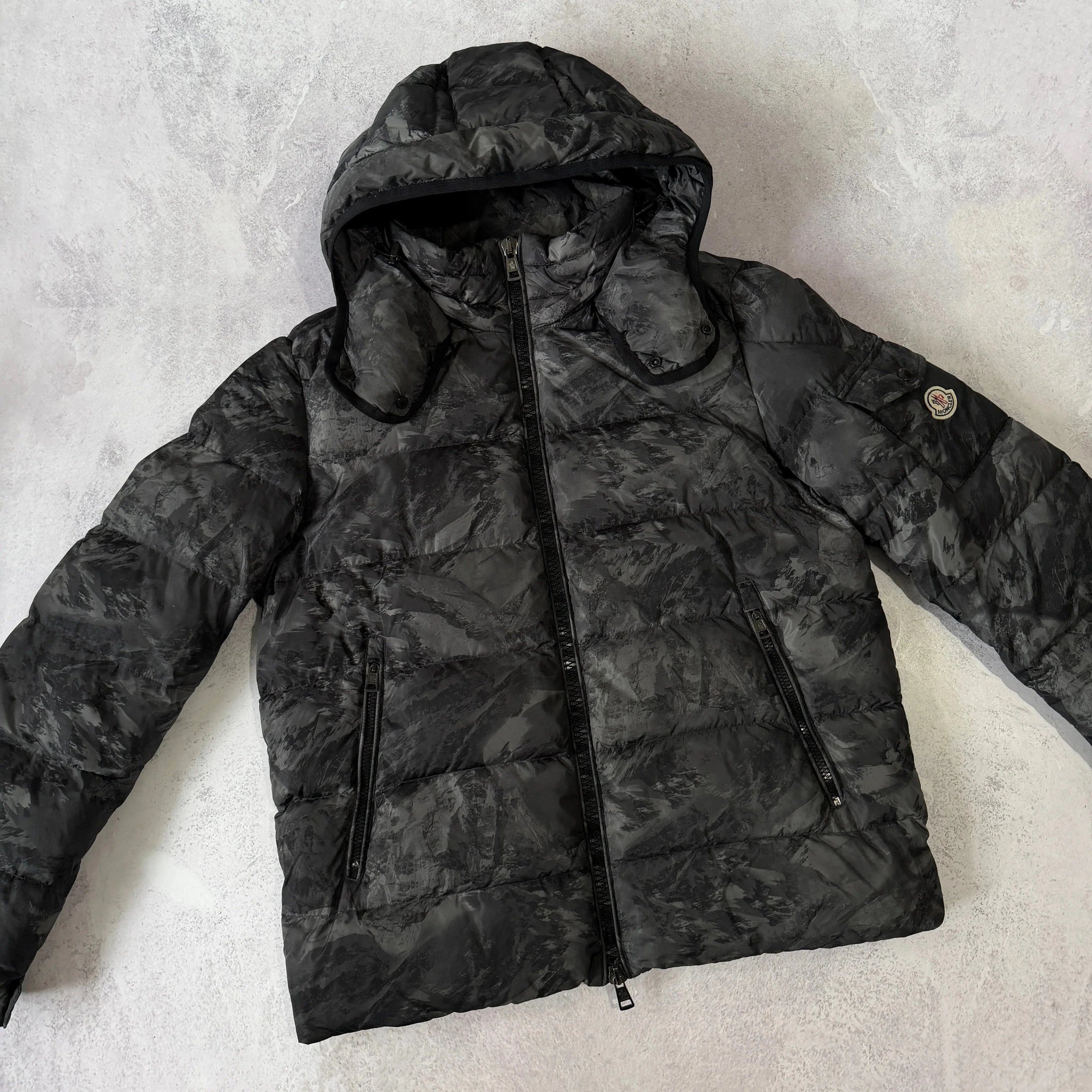 Moncler Hymalay Puffer Jacket - Size 5 - Morely TrendsMorely Trends Type here:)