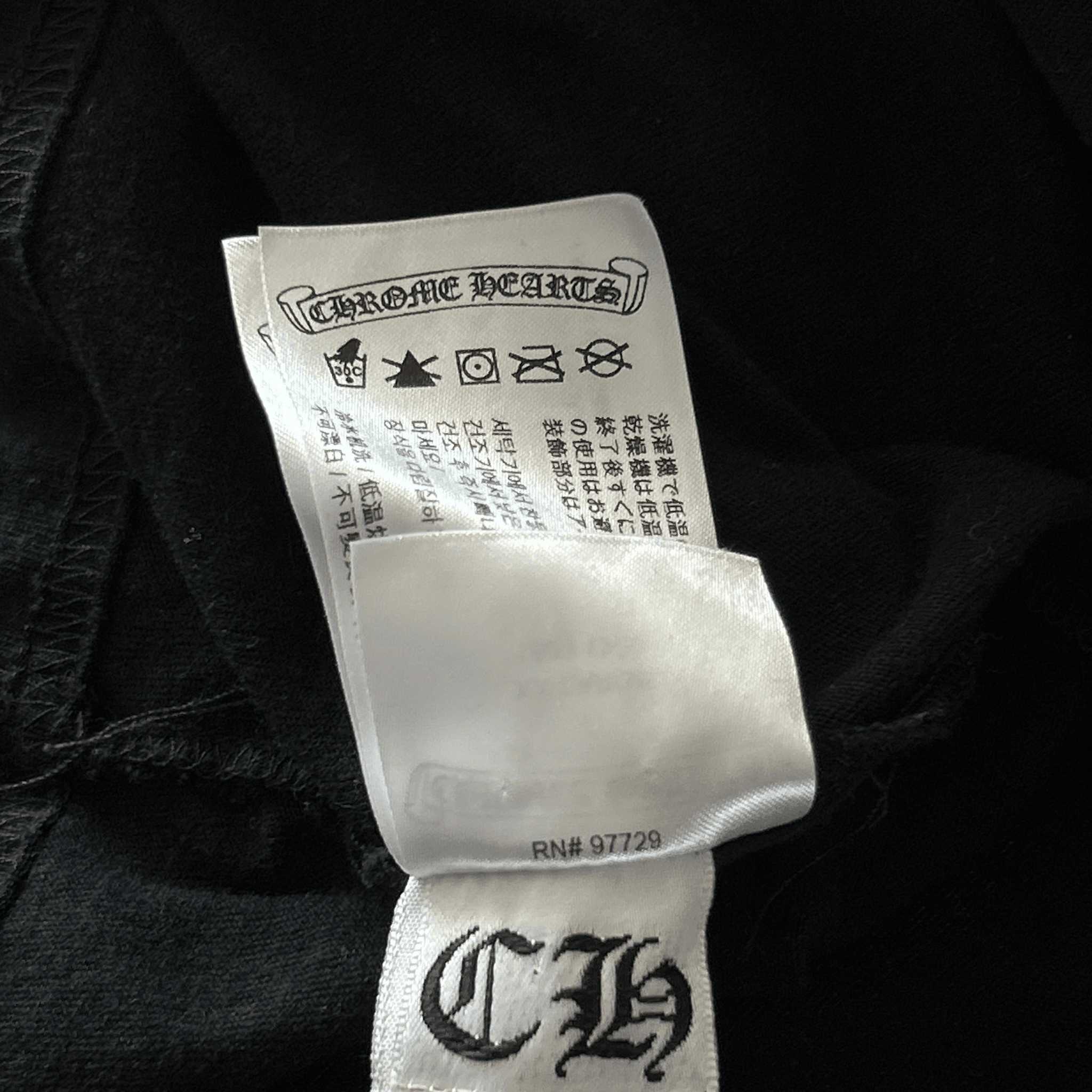 Chrome Hearts Black & White Aspen Exclusive Longsleeve T-Shirt - Morely TrendsChrome Hearts Type here:)