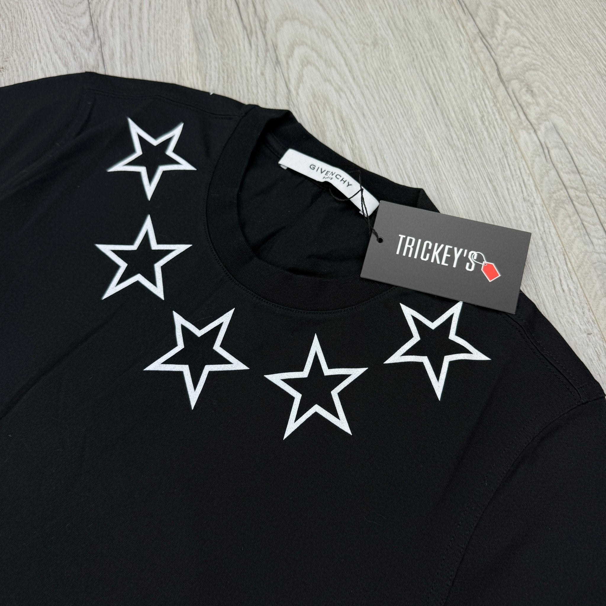 Givenchy Men’s Black Star Collar Slim T-shirt - Morely TrendsGivenchy Type here:)