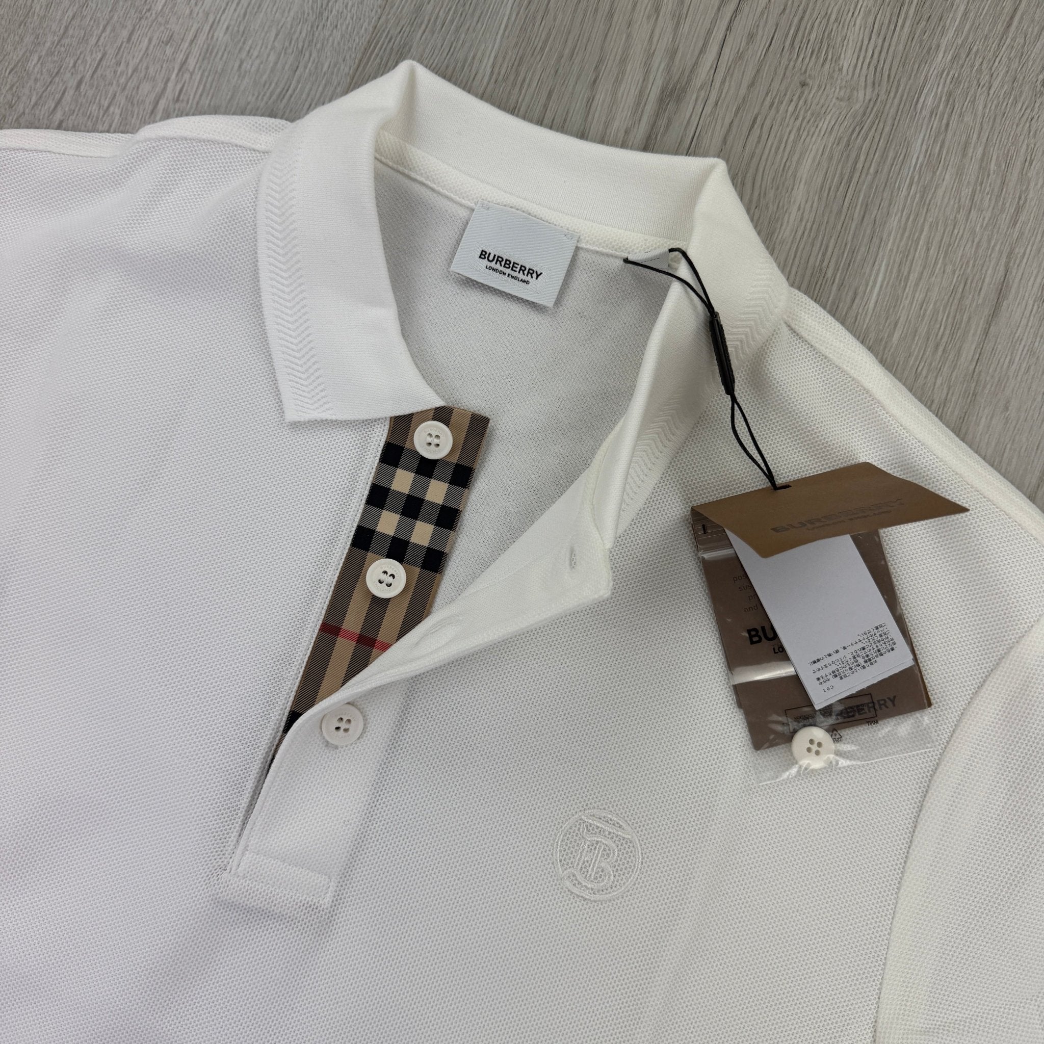 Burberry Men’s White Polo Shirt - Medium - Morely TrendsBurberry Type here:)