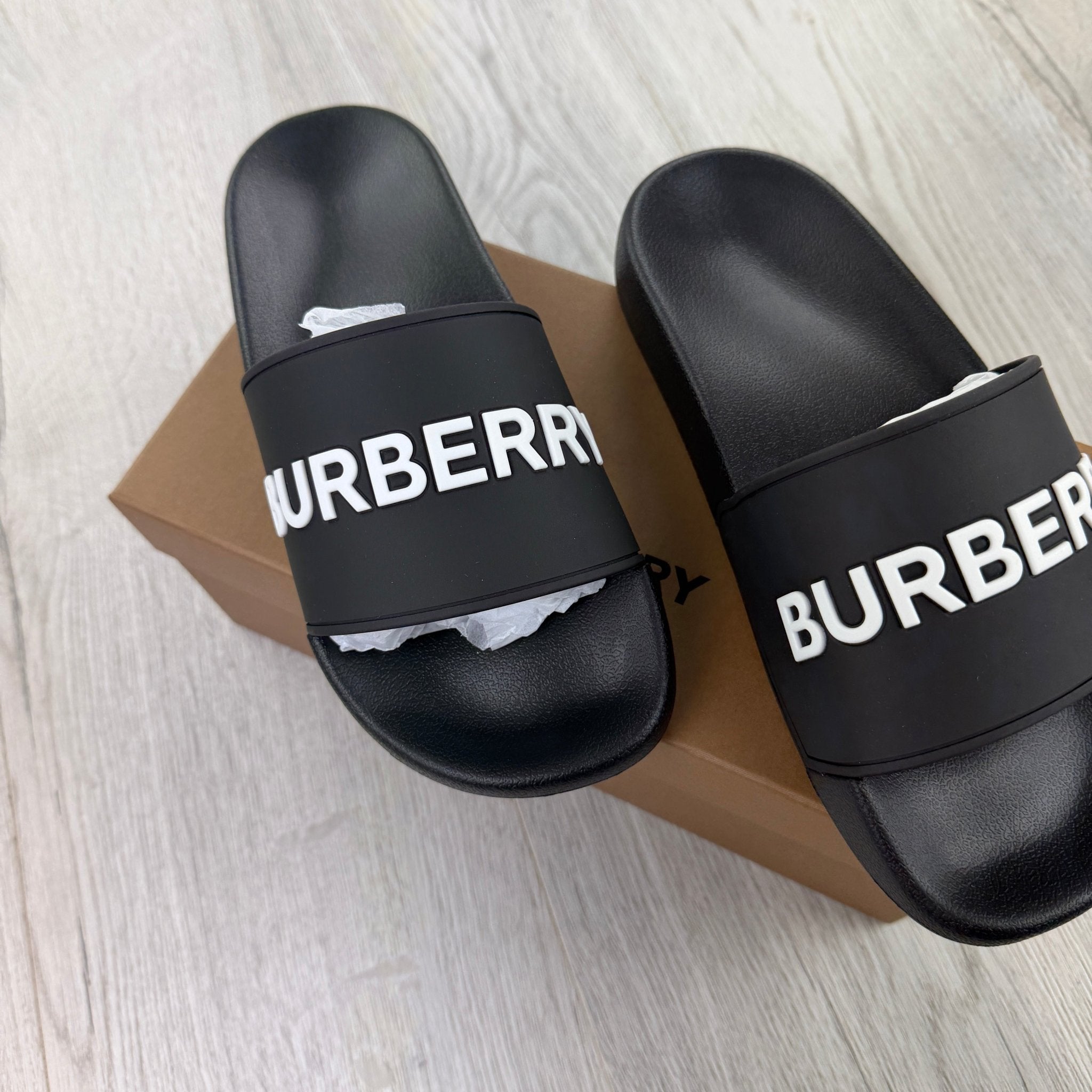 Burberry Logo Men’s Black Sliders - Morely TrendsBurberry Type here:)