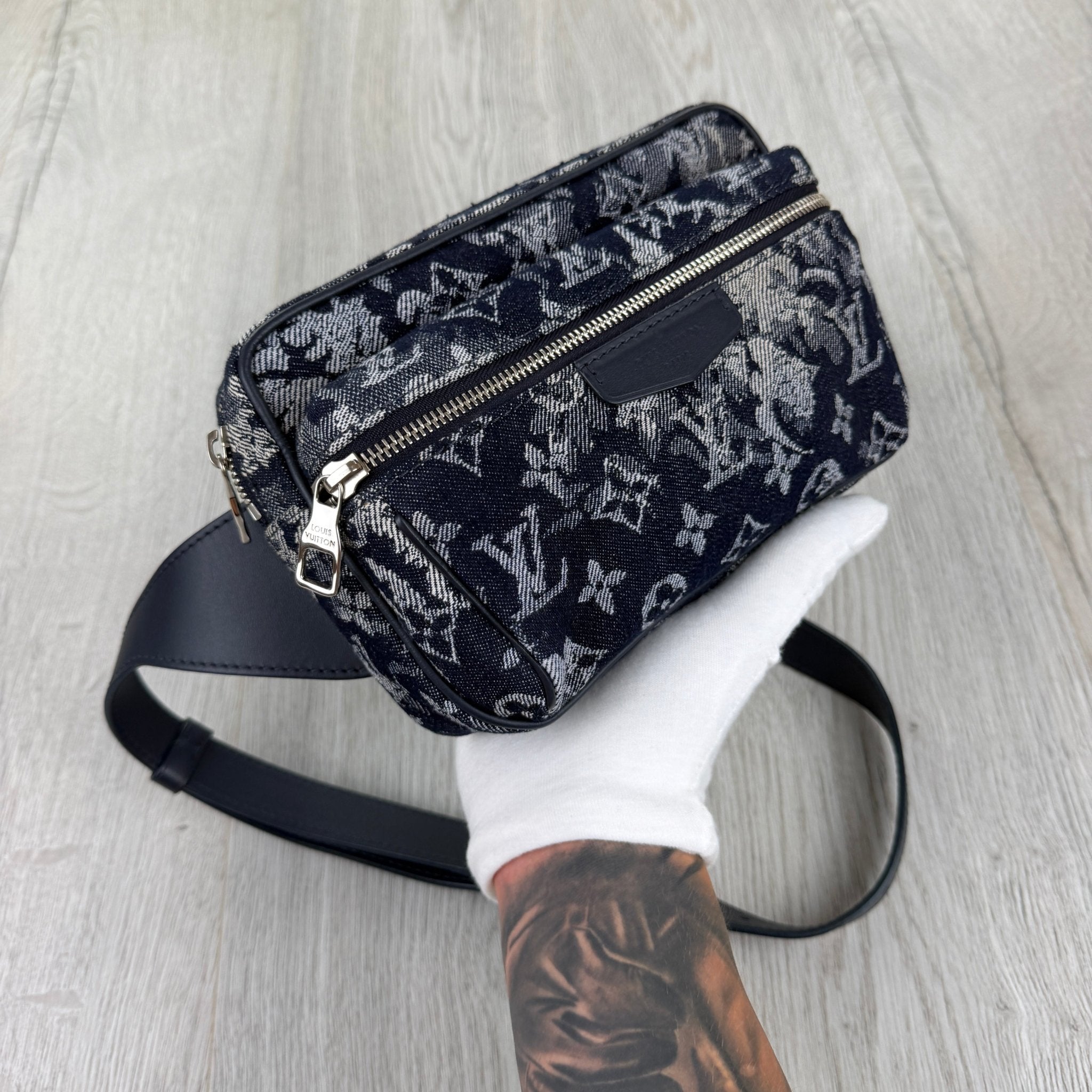 Louis Vuitton Men’s Monogram Tapestry Outdoor Belt Bag - Morely TrendsGucci Type here:)