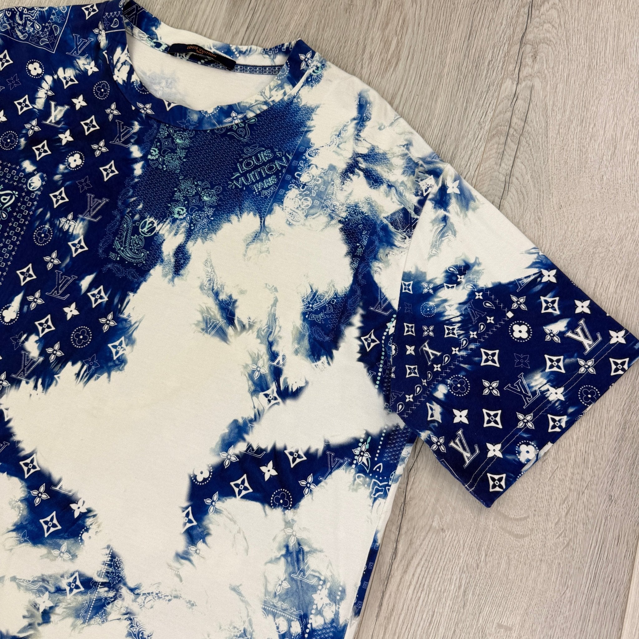 Louis Vuitton Men’s Monogram Bandana T-Shirt - Medium - Morely TrendsLouis Vuitton Type here:)