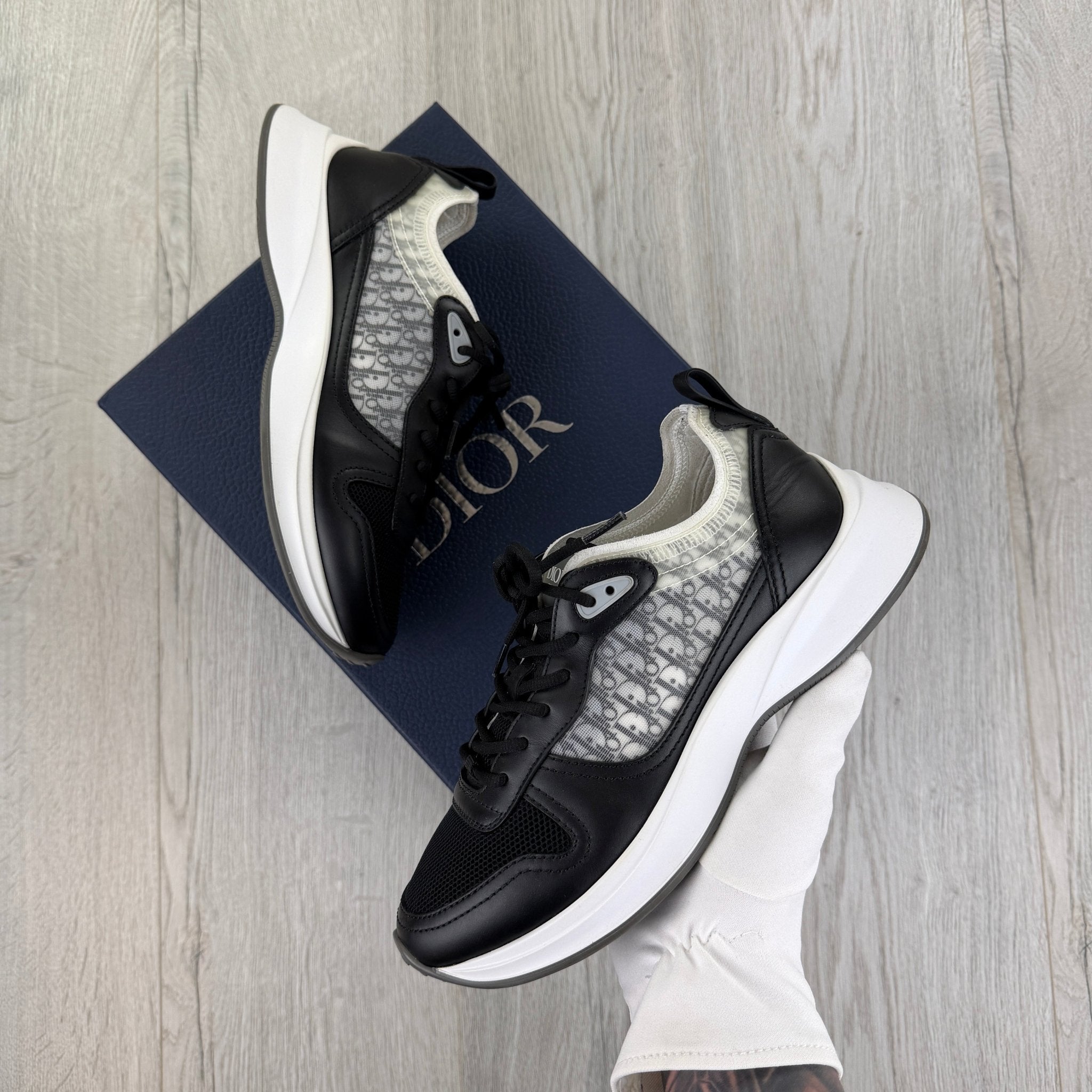 Dior B25 Men’s Black & White Trainers - 40 (Fit Uk 6.5) - Morely TrendsDior Type here:)