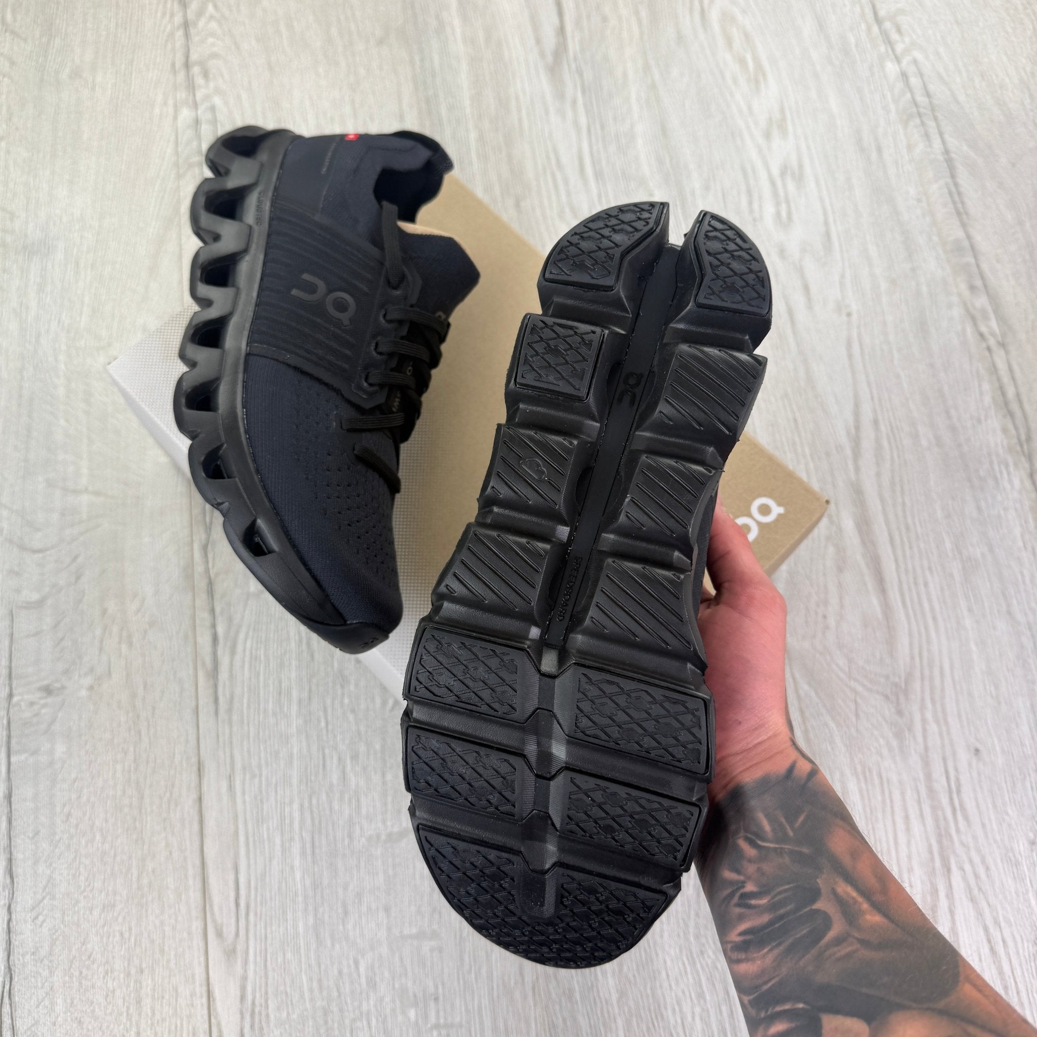 On Running Cloudswift 4 Black Trainers - Morely TrendsOn Running Type here:)