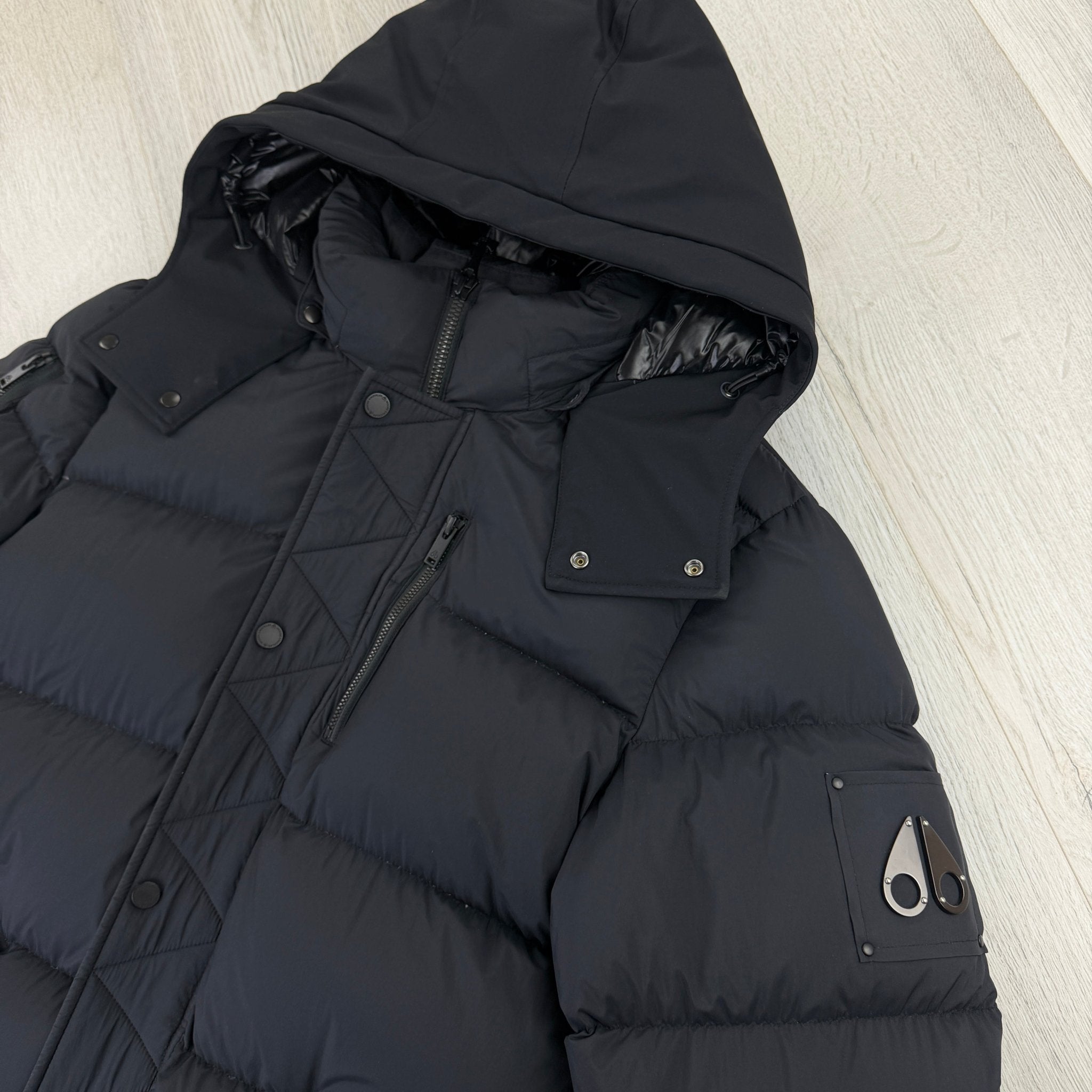Moose Knuckles Men’s Black Down Jacket - Medium - Morely TrendsMoose Knuckle Type here:)