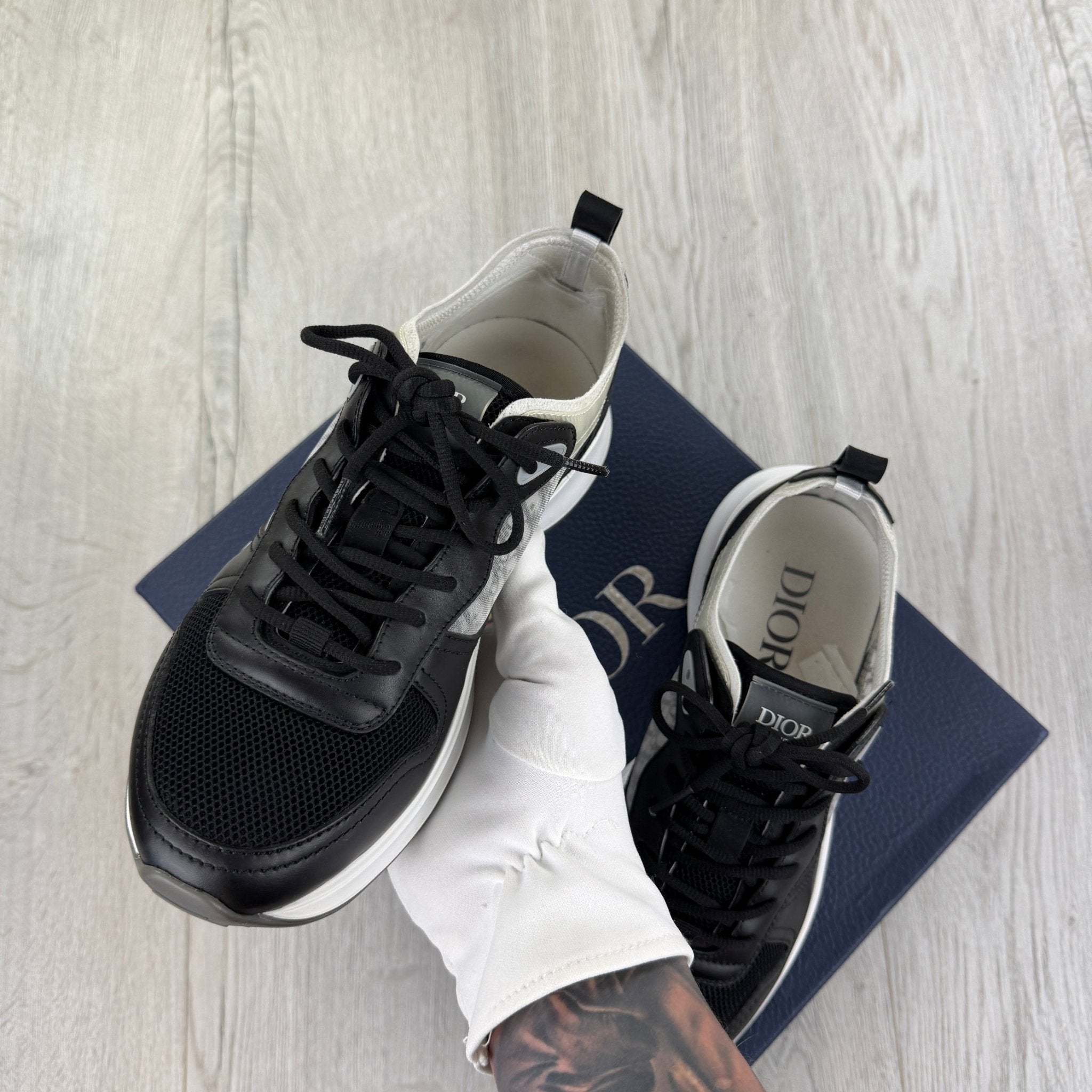 Dior B25 Men’s Black & White Trainers - 40 (Fit Uk 6.5) - Morely TrendsDior Type here:)