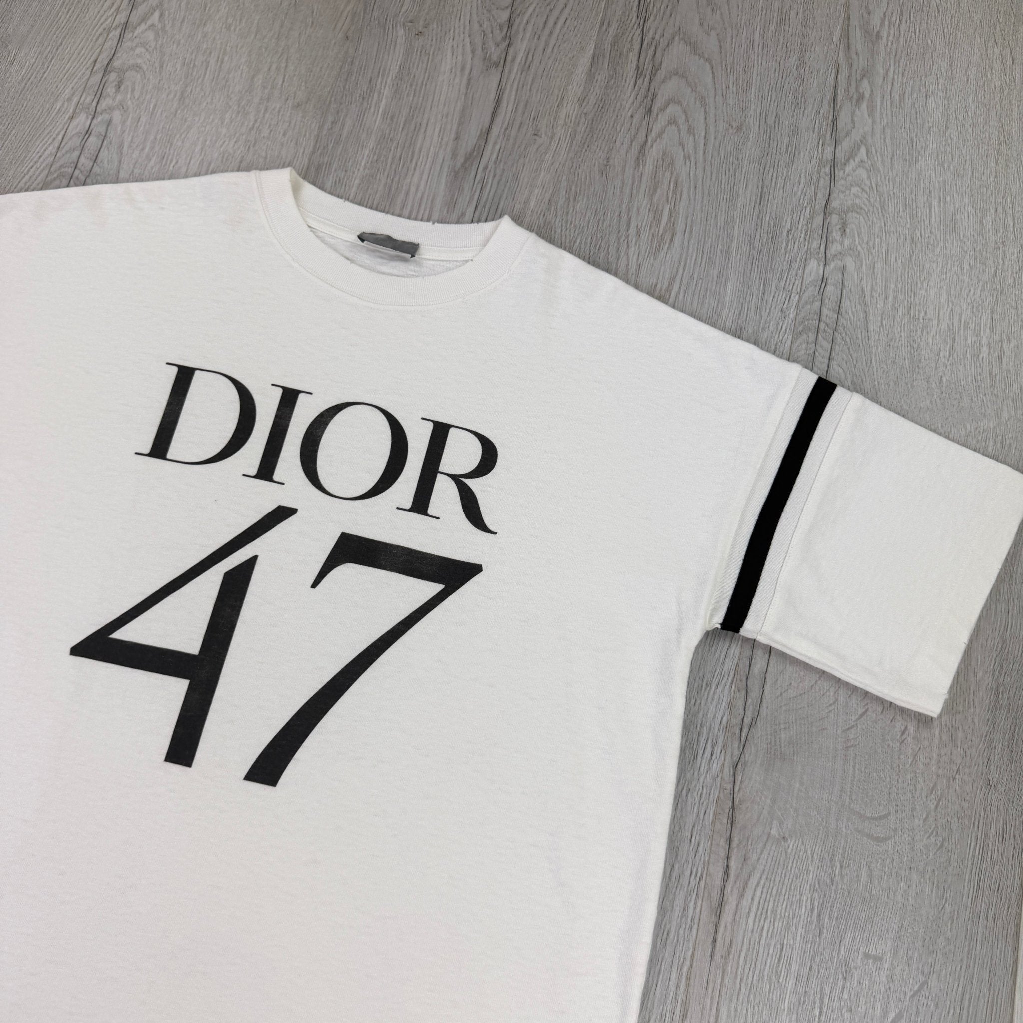 Christian Dior Men’s White T-shirt - XS Oversized - Morely TrendsDior Type here:)