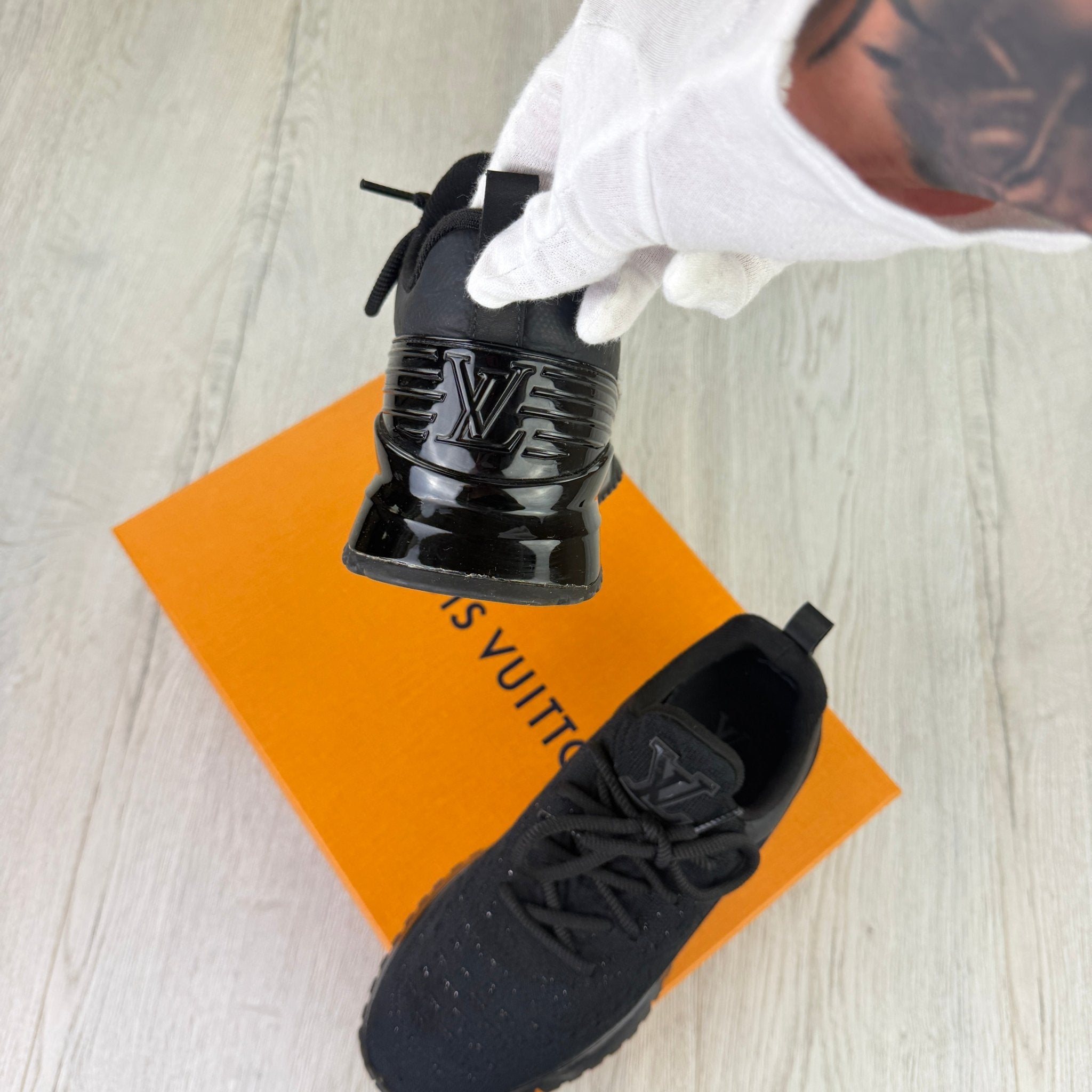 Louis Vuitton Men’s VNR Black Trainers - Uk 6.5 (Fit 7) - Morely TrendsLouis Vuitton Type here:)
