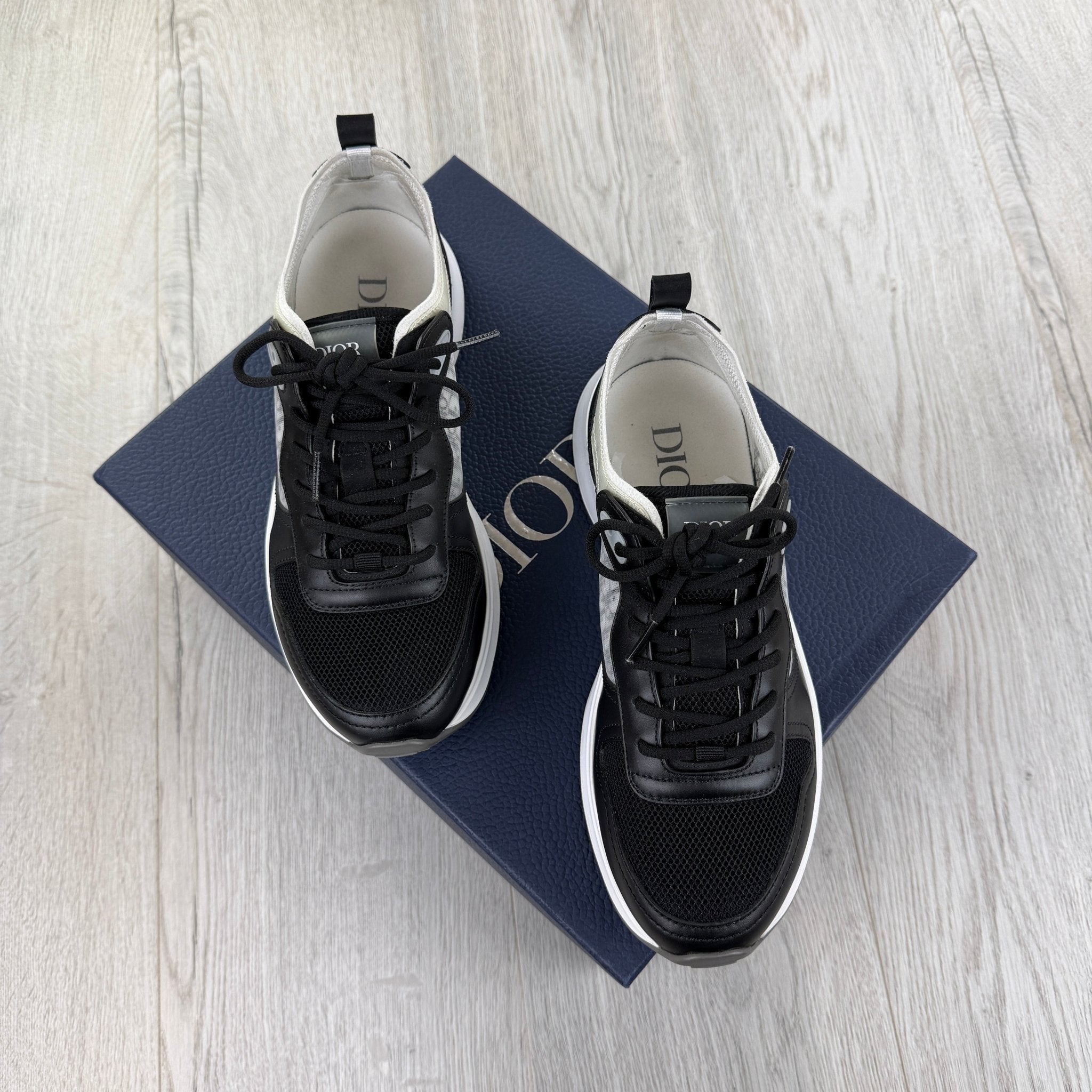 Dior B25 Men’s Black & White Trainers - 40 (Fit Uk 6.5) - Morely TrendsDior Type here:)