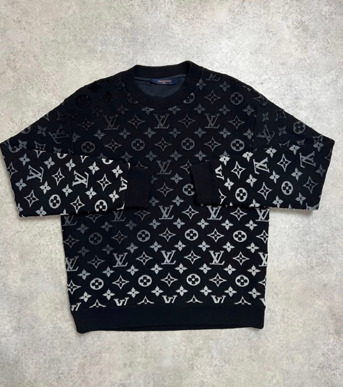 Louis Vuitton jumper | Excellent condititon | Size medium - Morely TrendsMorely Trends Type here:)