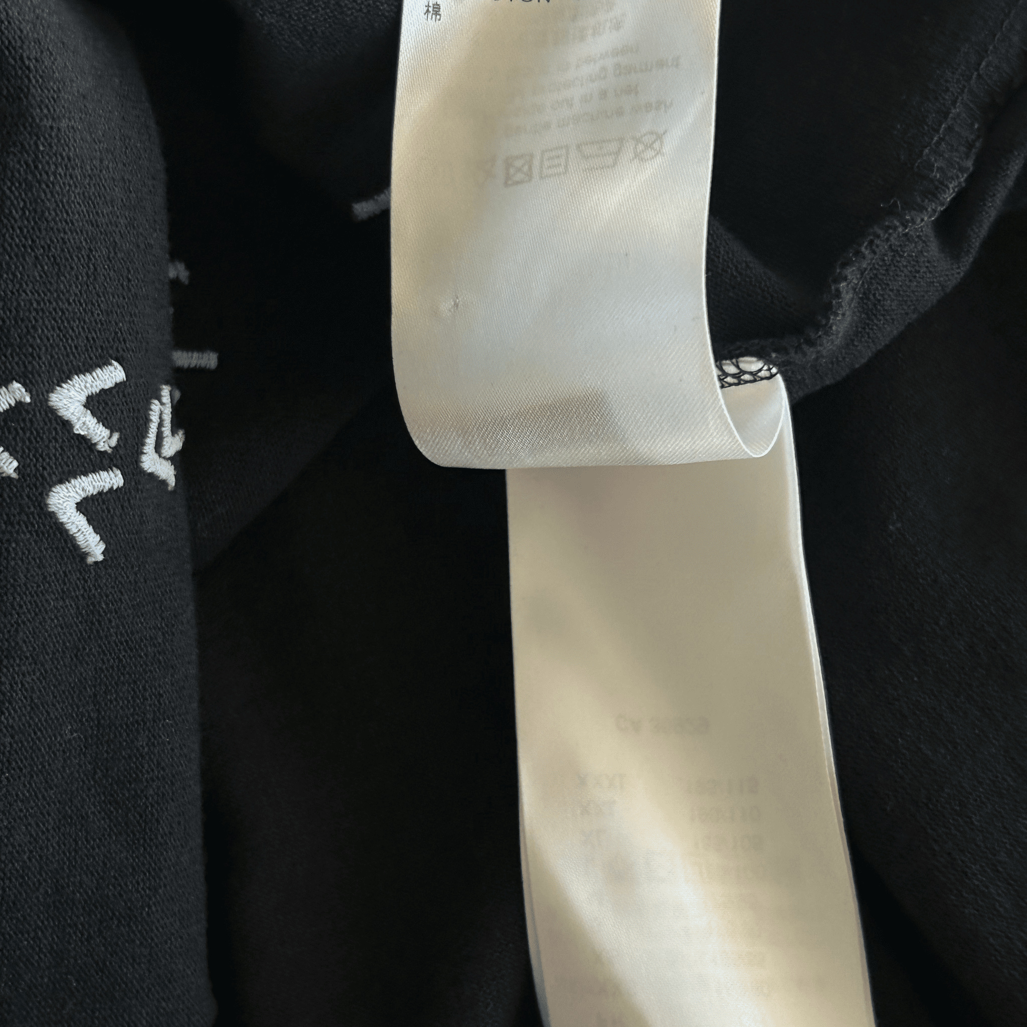 Louis Vuitton Black & White LV Spread T-Shirt - Morely TrendsLouis Vuitton Type here:)