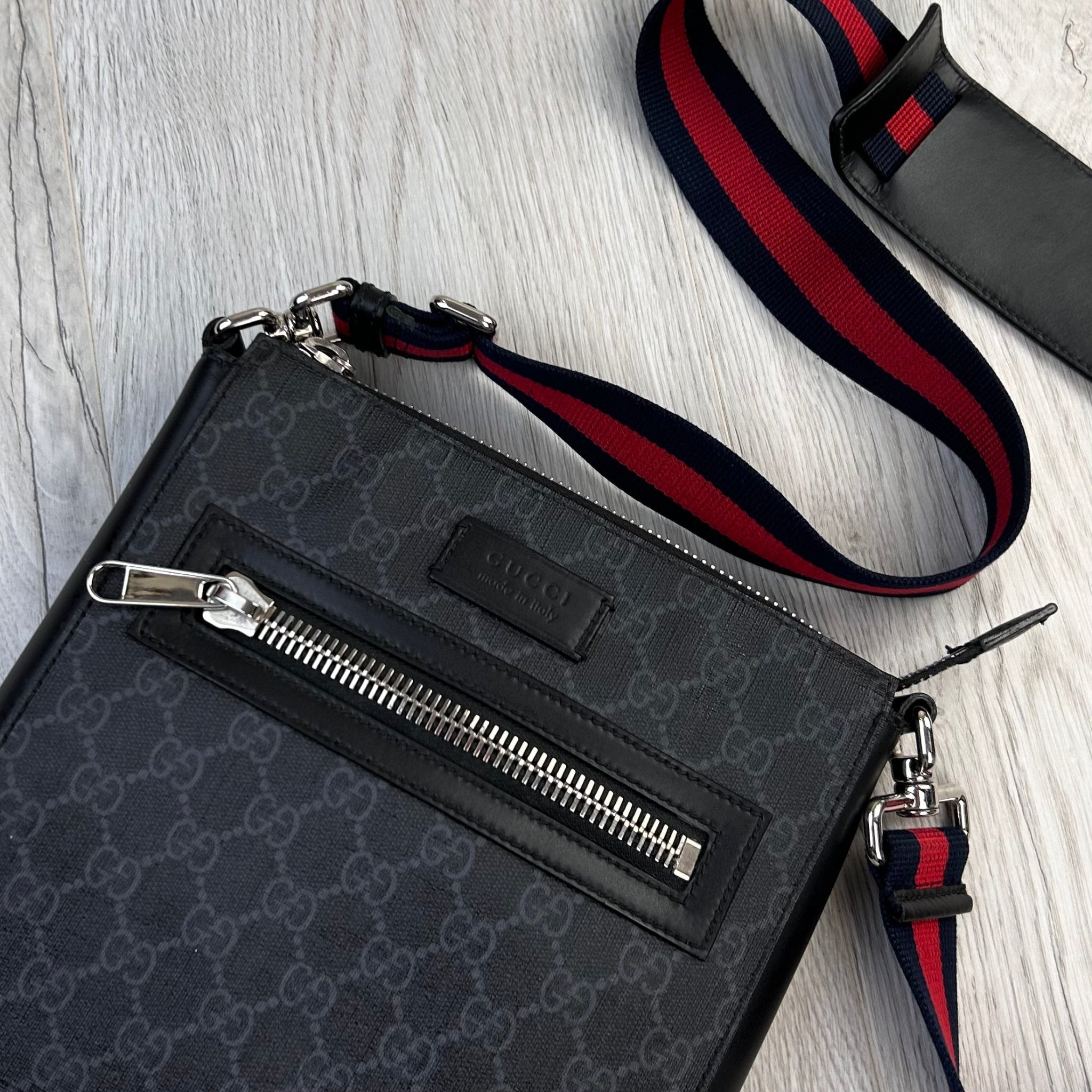 Gucci Messenger Men’s GG Black Small Side Big - Morely TrendsGucci Type here:)