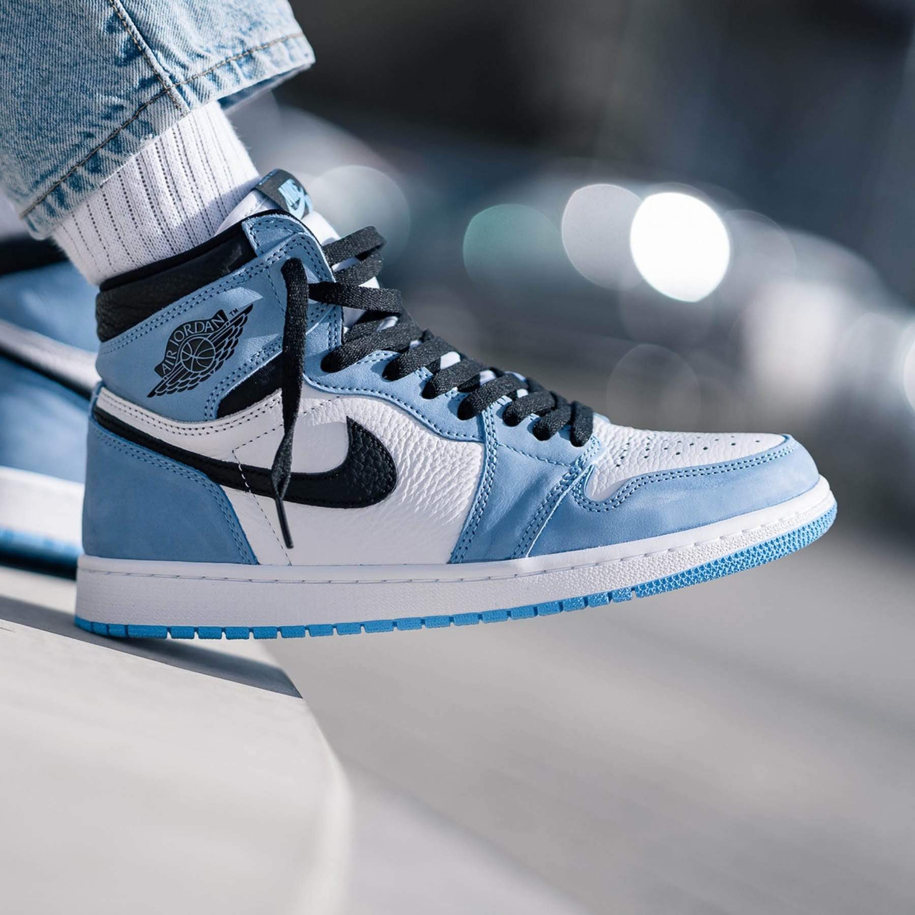 Air Jordan 1 Retro High OG 'University Blue'