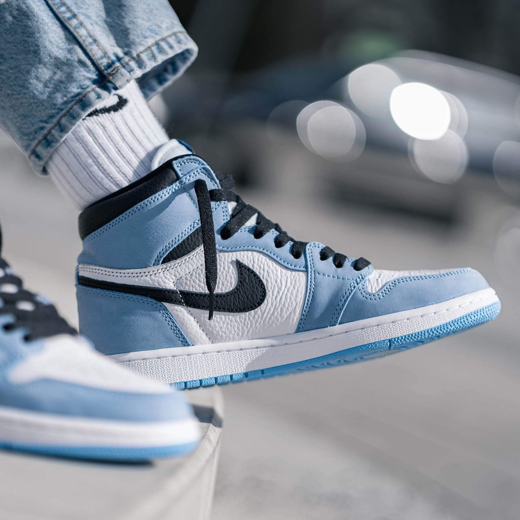 Air Jordan 1 Retro High OG 'University Blue'