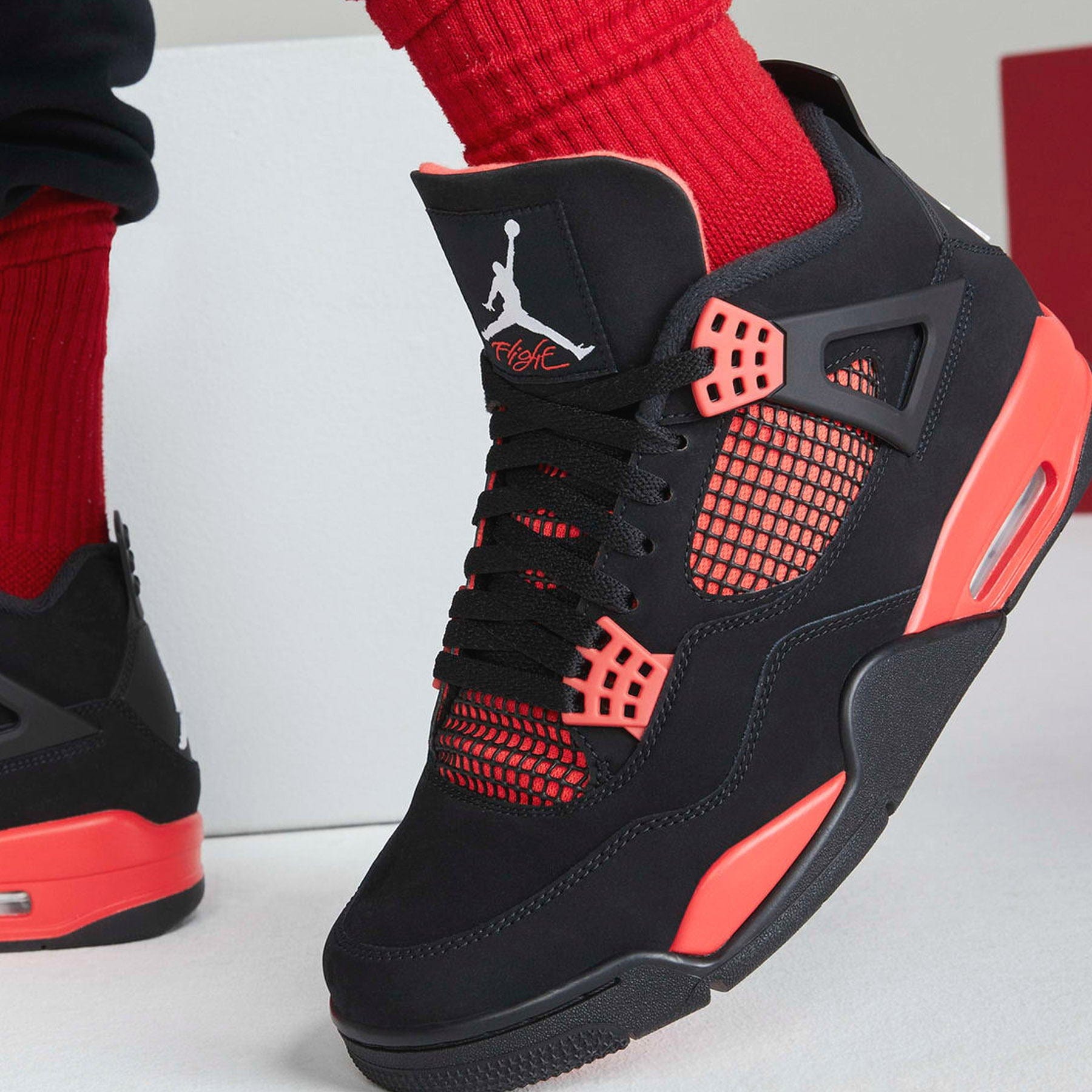 Air Jordan 4 Red Thunder